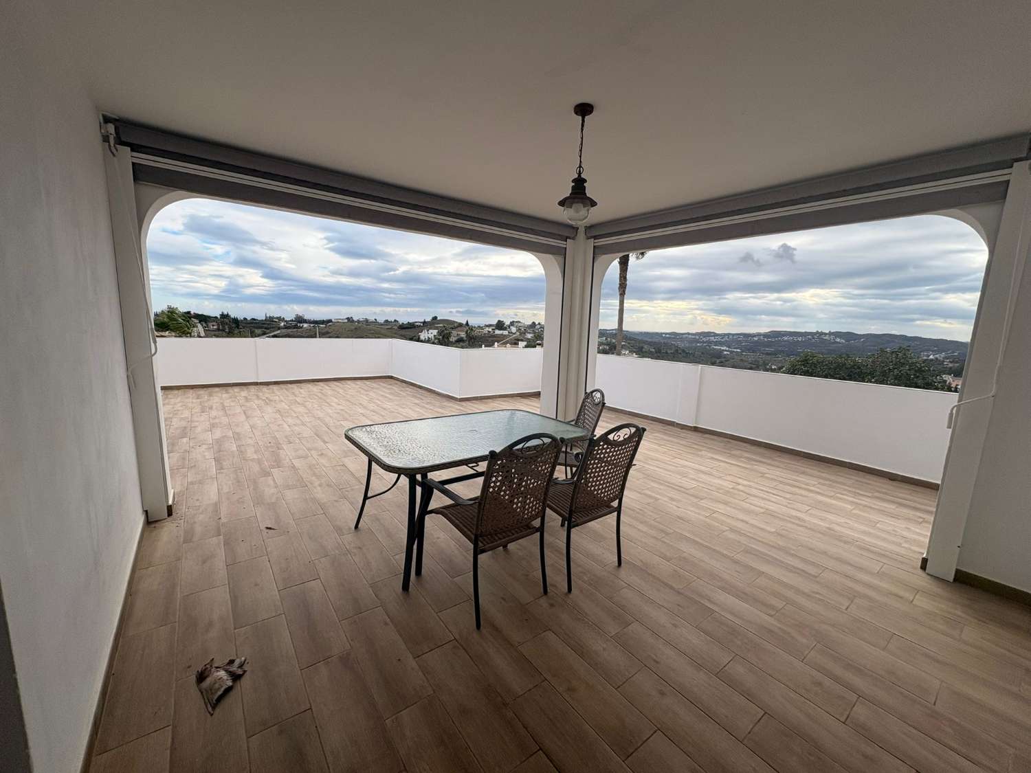 SE ALQUILA POR LARGA TEMPORADA PRECIOSA VILLA EN EL CAMPO EN LA ZONA DE LA ALQUERIA (MIJAS)