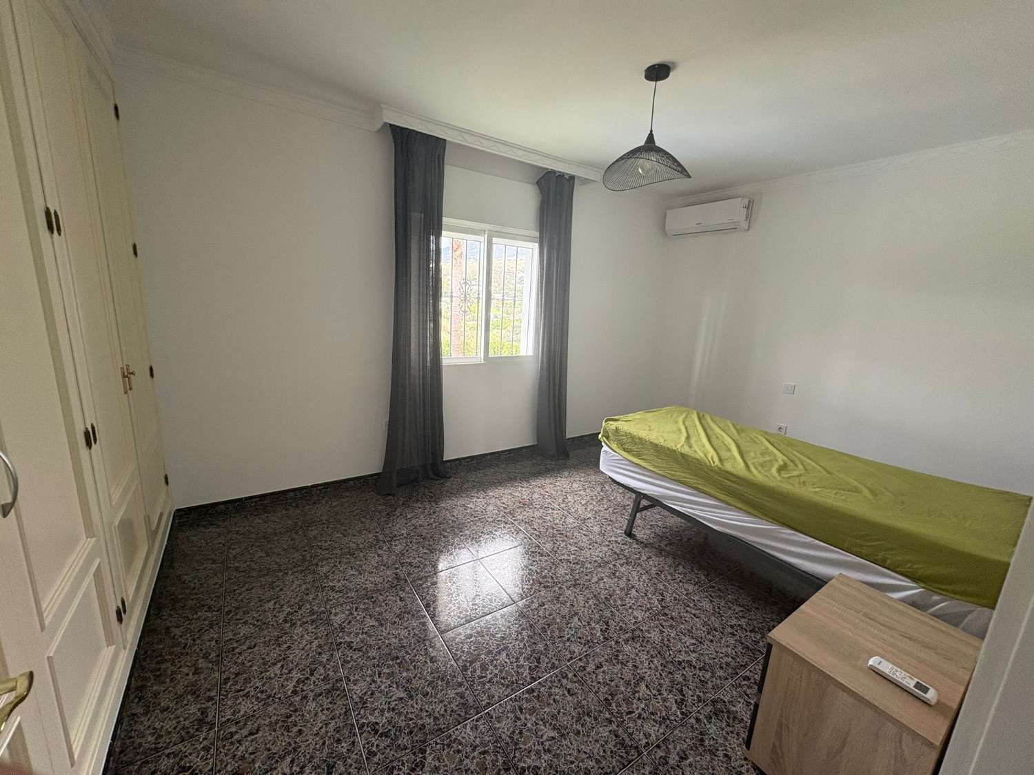 SE ALQUILA POR LARGA TEMPORADA PRECIOSA VILLA EN EL CAMPO EN LA ZONA DE LA ALQUERIA (MIJAS)