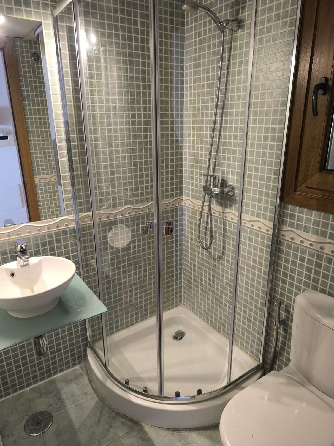 LARGA TEMPORADA SE ALQUILA  DESDE AHORA  BONITO  APARTAMENTO CON VISTAS AL MAR  EN ALTOS DEL HIGUERON