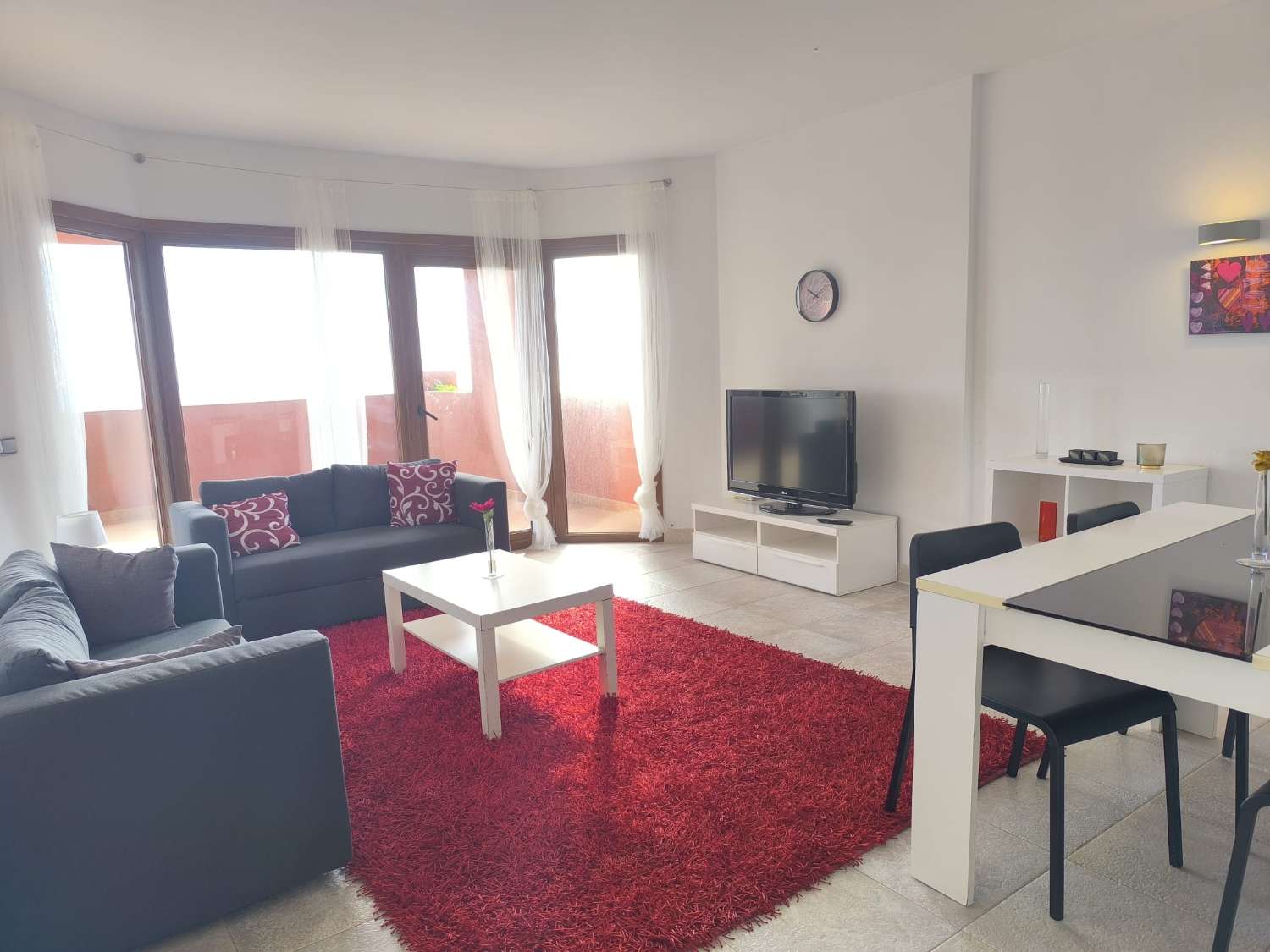 LARGA TEMPORADA SE ALQUILA  DESDE AHORA  BONITO  APARTAMENTO CON VISTAS AL MAR  EN ALTOS DEL HIGUERON