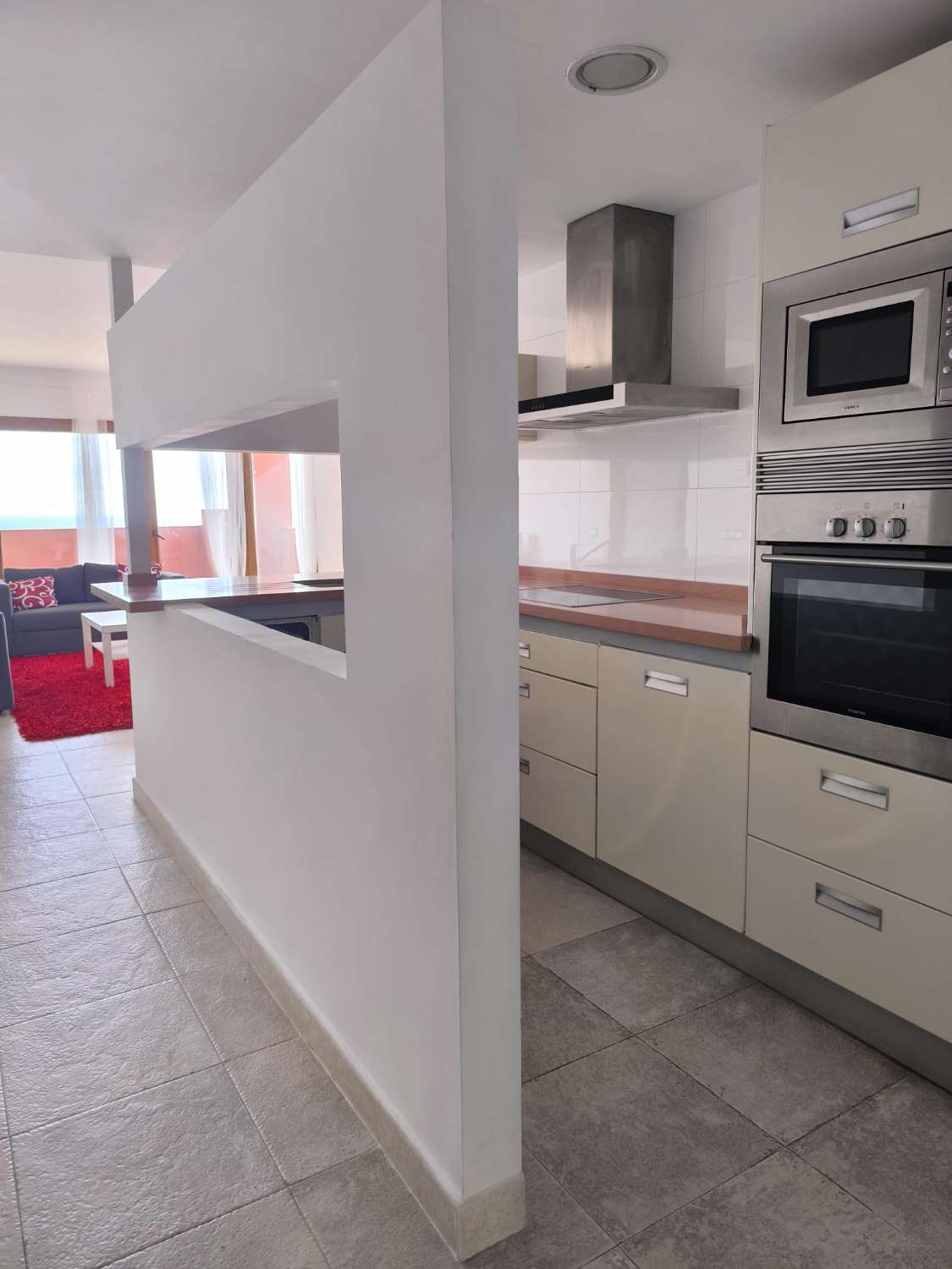 LARGA TEMPORADA SE ALQUILA  DESDE AHORA  BONITO  APARTAMENTO CON VISTAS AL MAR  EN ALTOS DEL HIGUERON