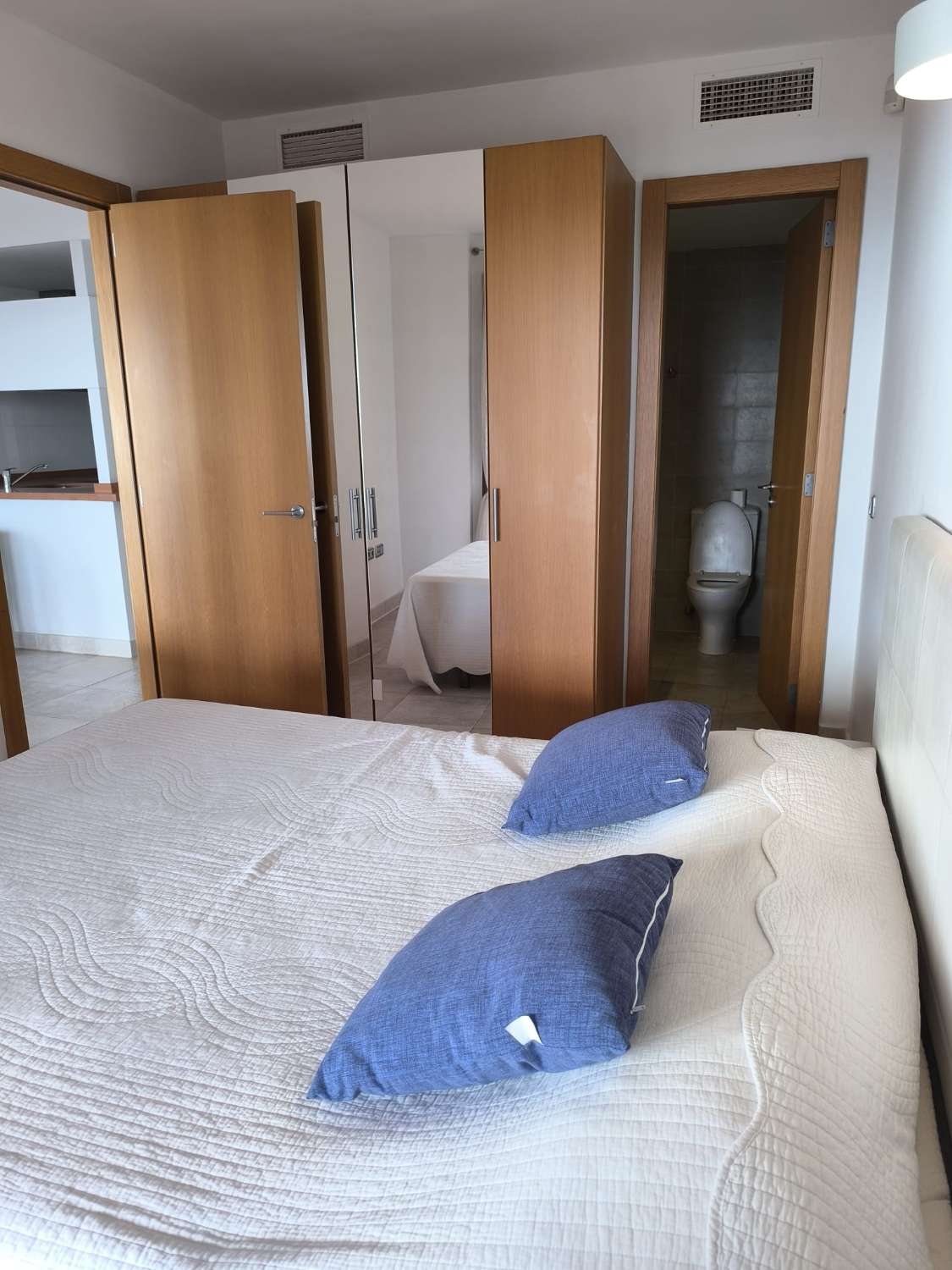 LARGA TEMPORADA SE ALQUILA  DESDE AHORA  BONITO  APARTAMENTO CON VISTAS AL MAR  EN ALTOS DEL HIGUERON