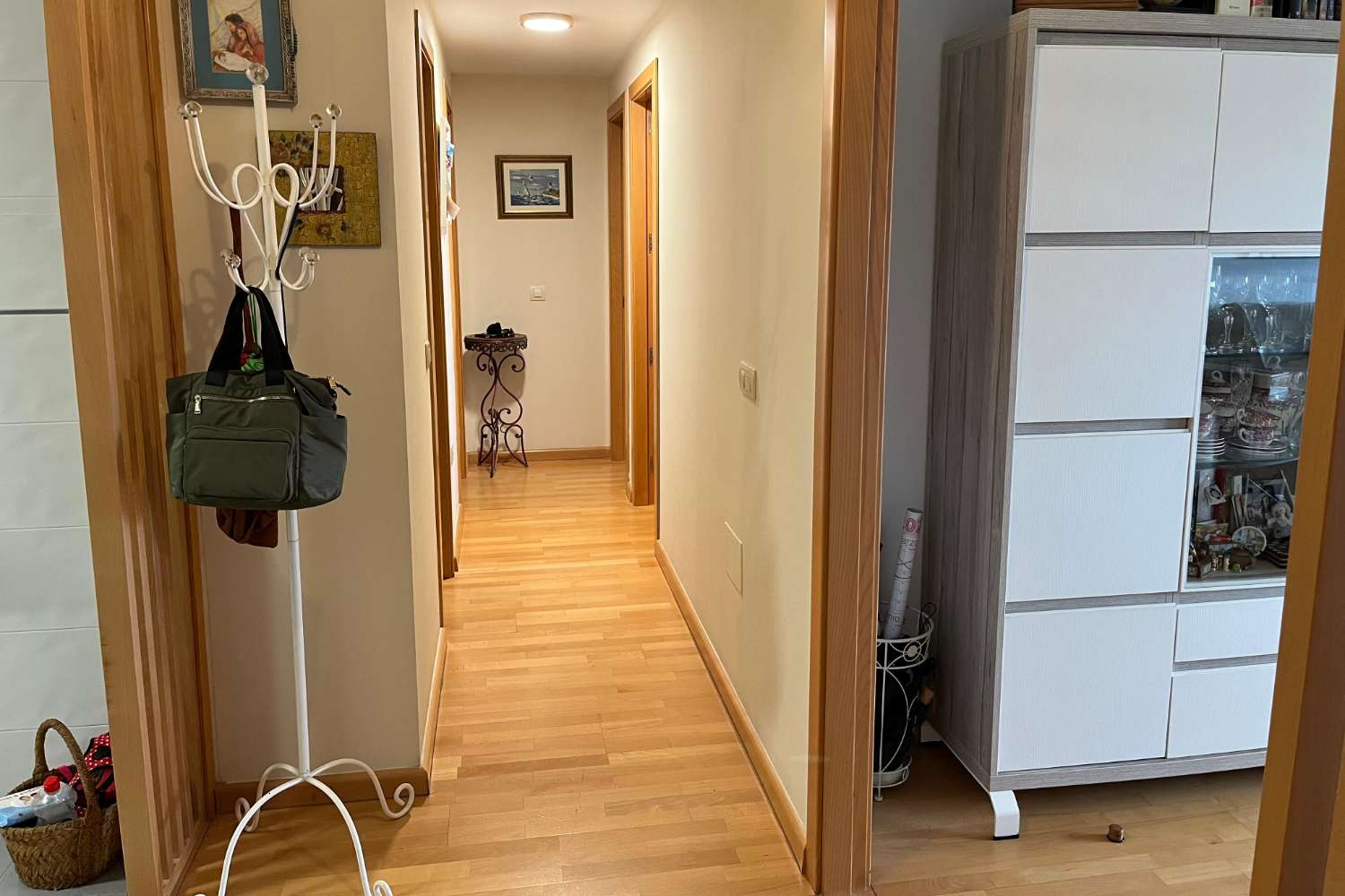 SE VENDE BONITO PISO CON VISTAS AL MAR EN ZONA DEL PINILLO (TORREMOLINOS)