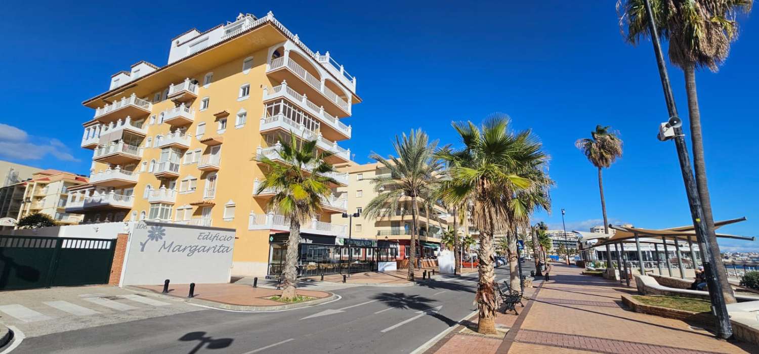 SE VENDE PRECIOSO APARTAMENTO FRONTAL AL MAR EN FUENGIROLA