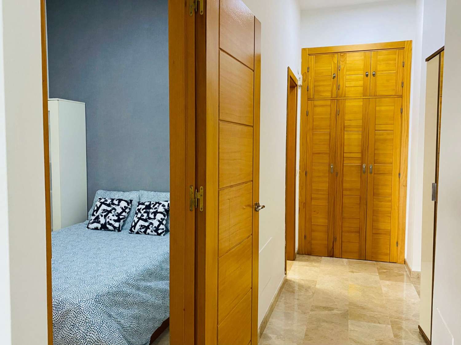 Se alquila desde  ahora  - 31/05/2026 y desde 1.9.26-31-5-27   bonito apartamento en  Benalmádena.