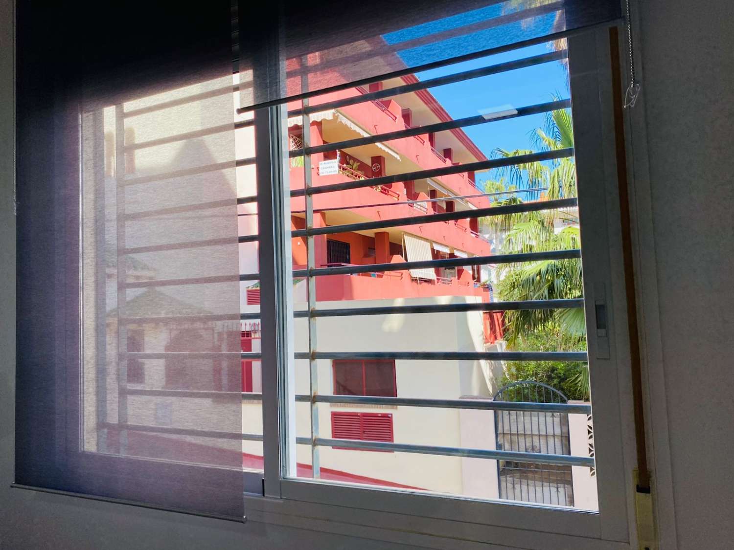 Se alquila desde  ahora  - 31/05/2026 y desde 1.9.26-31-5-27   bonito apartamento en  Benalmádena.