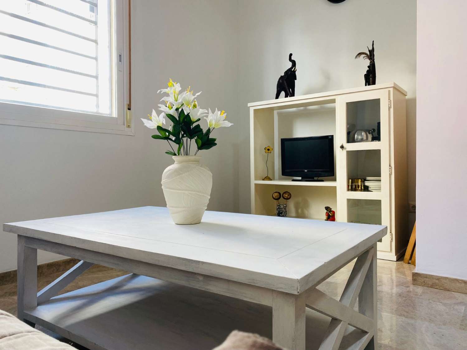 Se alquila desde  ahora  - 31/05/2026 y desde 1.9.26-31-5-27   bonito apartamento en  Benalmádena.