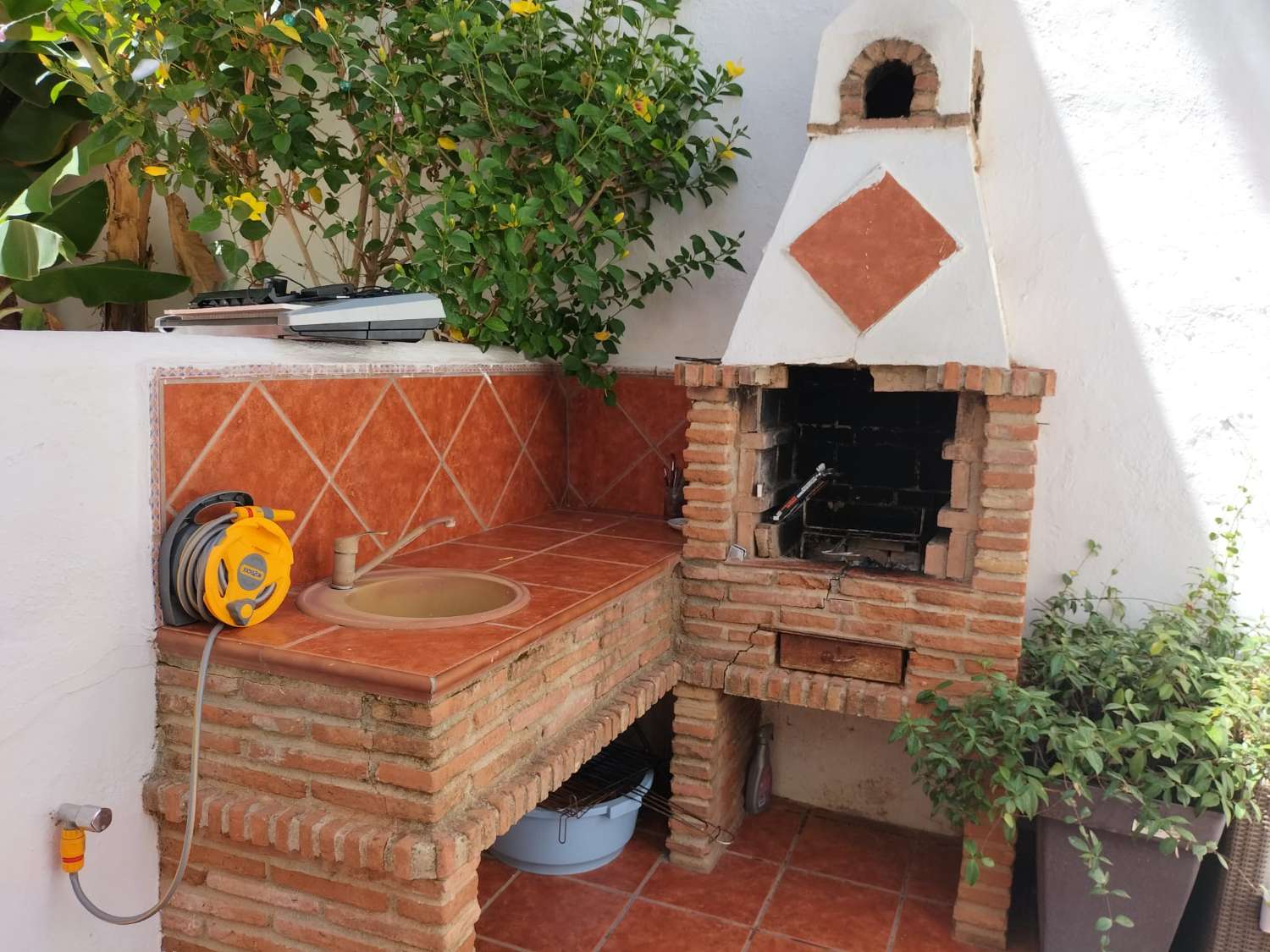 SE ALQUILA POR LARGA TEMPORADA  DESDE 1.9.26 PRECIOSO CHALET ADOSADO EN BENALMÁDENA, TORREQUEBRADA.