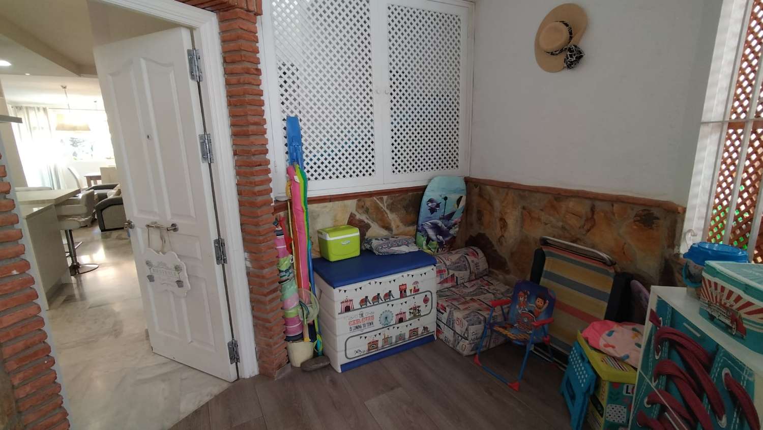 SE ALQUILA POR LARGA TEMPORADA  DESDE 1.9.26 PRECIOSO CHALET ADOSADO EN BENALMÁDENA, TORREQUEBRADA.