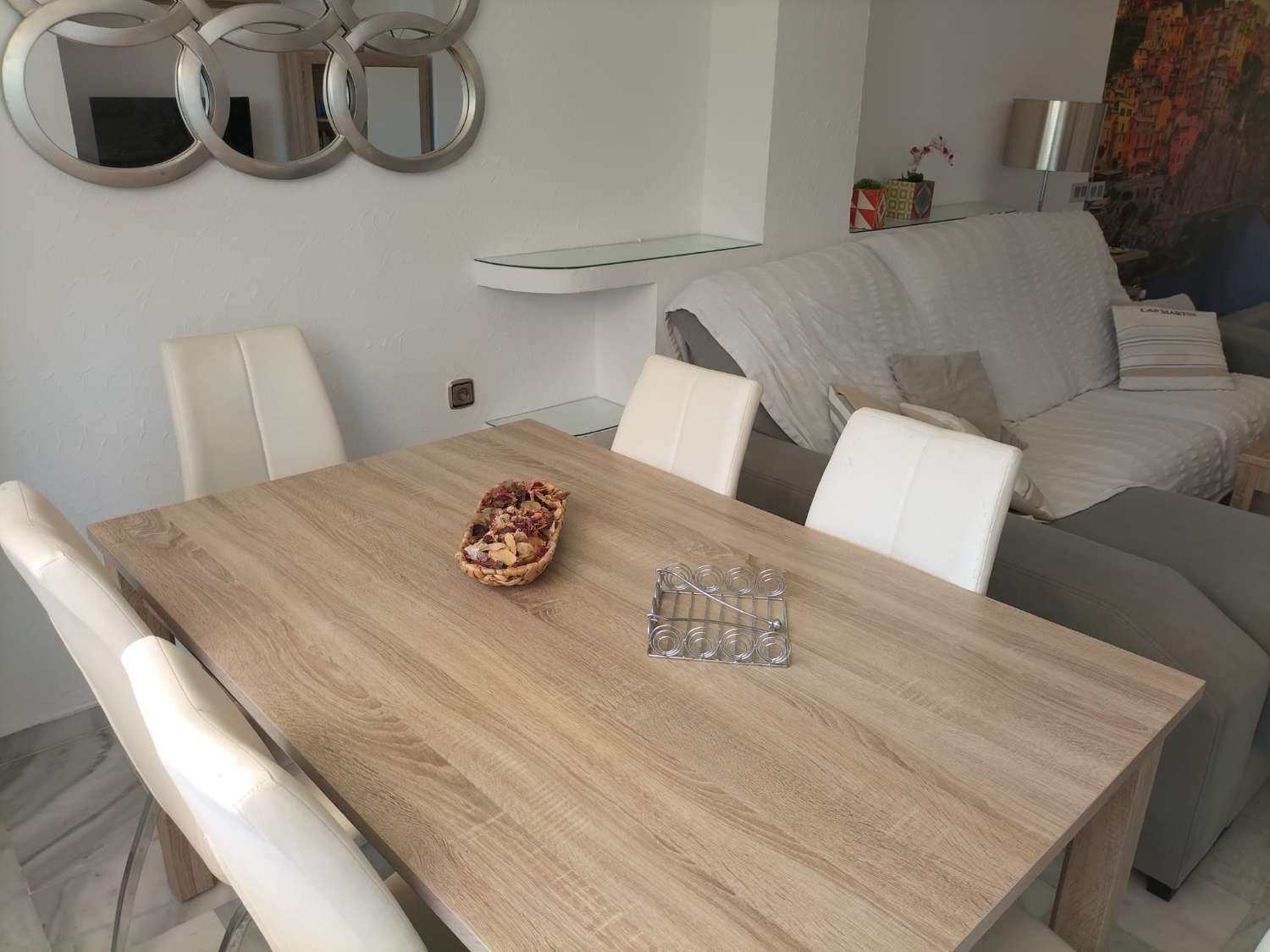 SE ALQUILA POR LARGA TEMPORADA  DESDE 1.9.26 PRECIOSO CHALET ADOSADO EN BENALMÁDENA, TORREQUEBRADA.