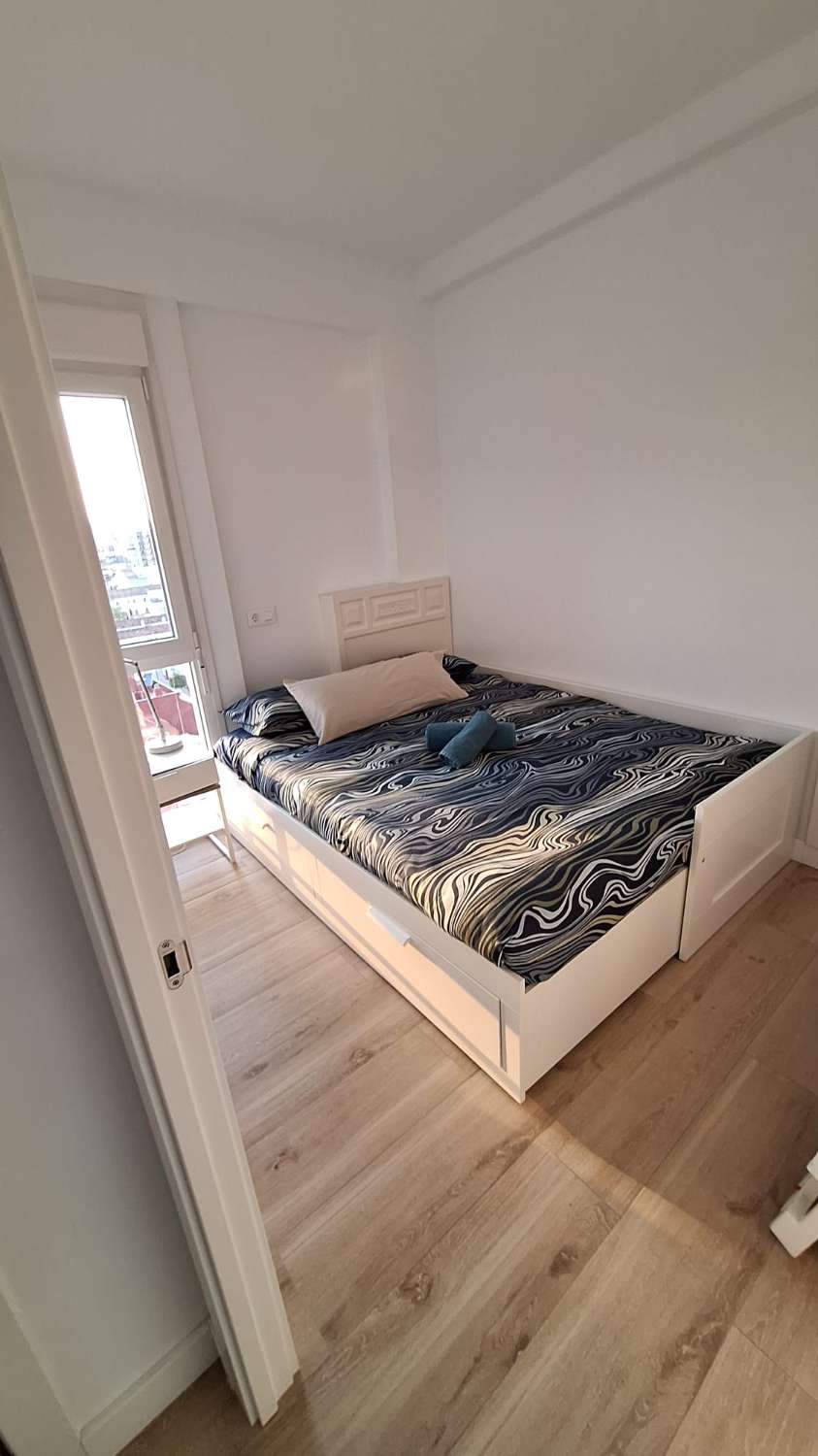 SE ALQUILA DESDE 30/11/26 HASTA 28.03.27  MAGNIFICO APARTAMENTO EN 1ª LINEA CON PRECIOSAS VISTAS AL MAR EN FUENGIROLA