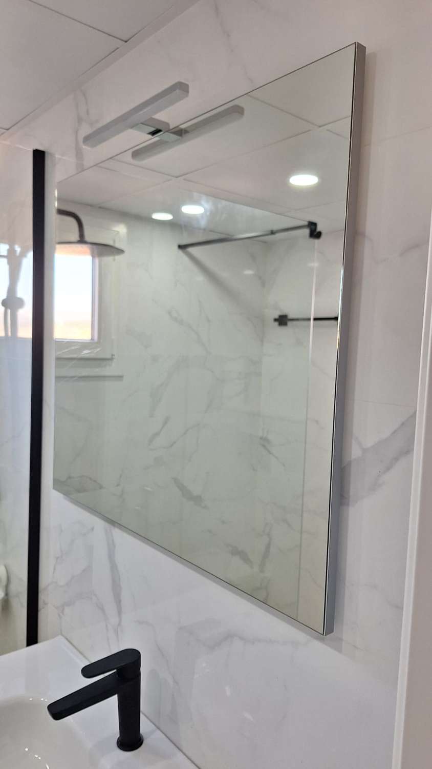 SE ALQUILA DESDE 30/11/26 HASTA 28.03.27  MAGNIFICO APARTAMENTO EN 1ª LINEA CON PRECIOSAS VISTAS AL MAR EN FUENGIROLA