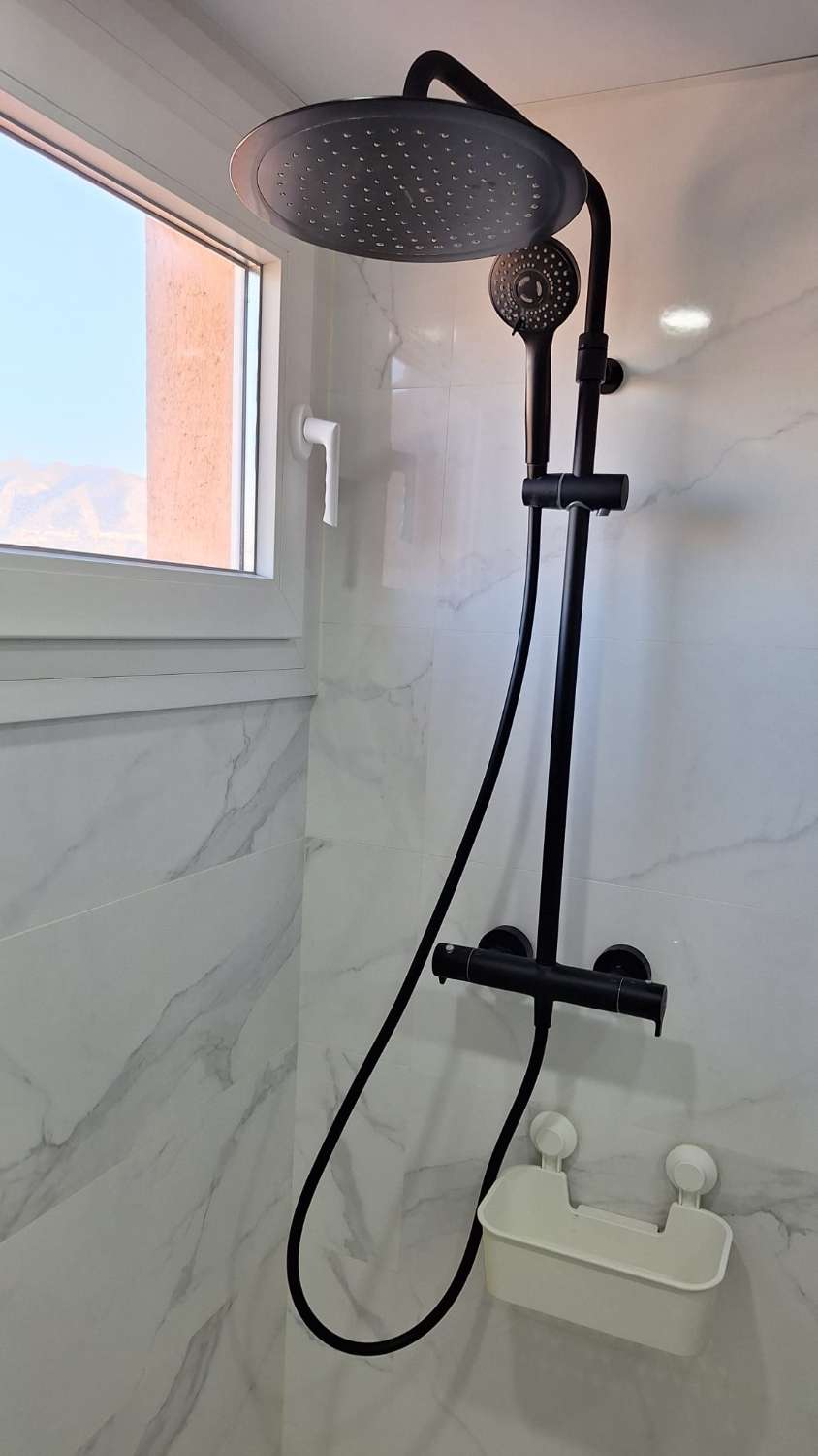 SE ALQUILA DESDE 30/11/26 HASTA 28.03.27  MAGNIFICO APARTAMENTO EN 1ª LINEA CON PRECIOSAS VISTAS AL MAR EN FUENGIROLA