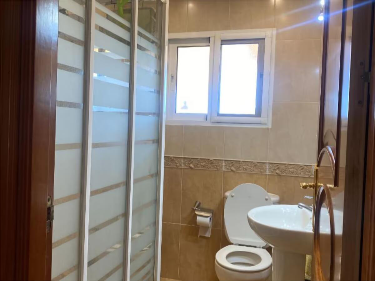 SE VENDE BONITO APARTAMENTO CON LICENCIA TURISTICA EN EL CENTRO DE FUENGIROLA