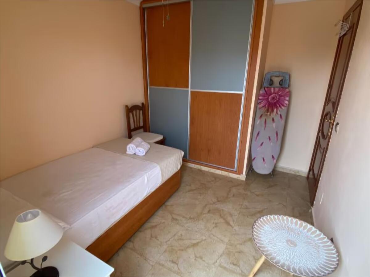 SE VENDE BONITO APARTAMENTO CON LICENCIA TURISTICA EN EL CENTRO DE FUENGIROLA