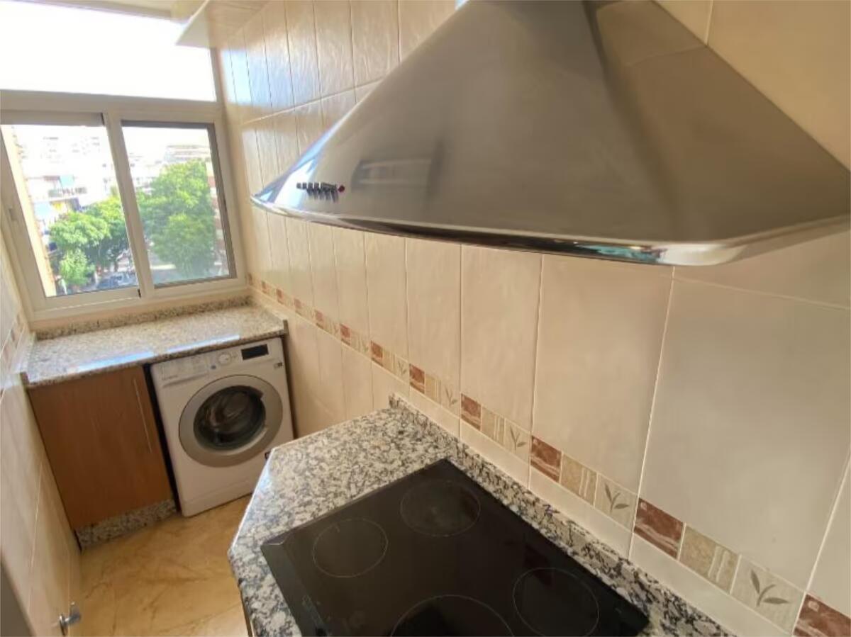 SE VENDE BONITO APARTAMENTO CON LICENCIA TURISTICA EN EL CENTRO DE FUENGIROLA