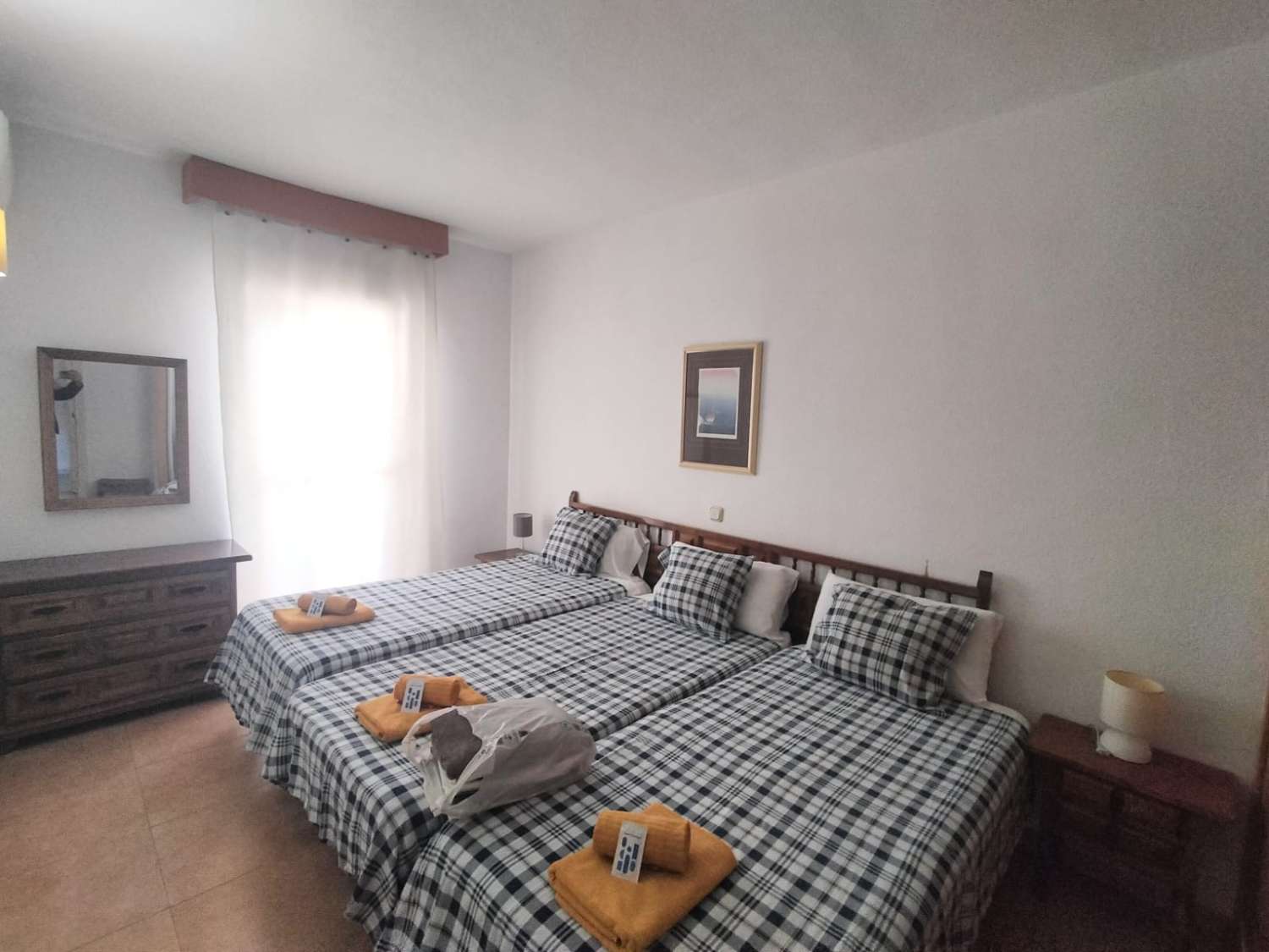 SE VENDE BONITO APARTAMENTO CON LICENCIA TURISTICA CON VISTAS AL MAR EN BENALMADENA