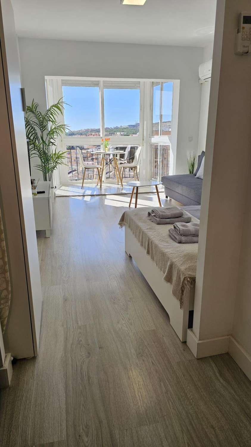 SE VENDE BONITO ESTUDIO CON LICENCIA TUTISTICA EN EL CENTRO DE TORREMOLINOS