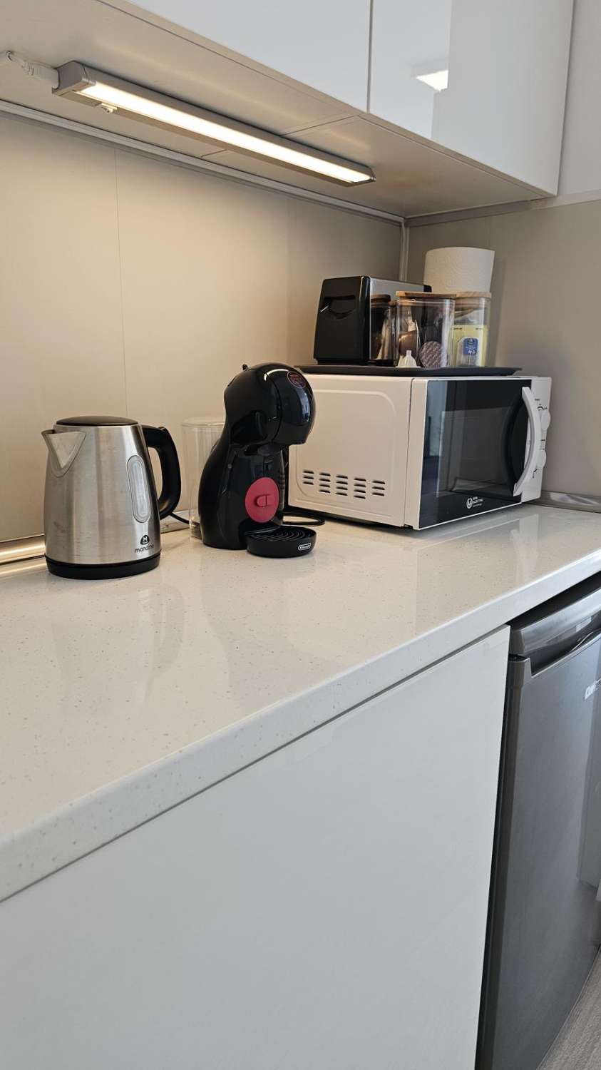 SE VENDE BONITO ESTUDIO CON LICENCIA TUTISTICA EN EL CENTRO DE TORREMOLINOS