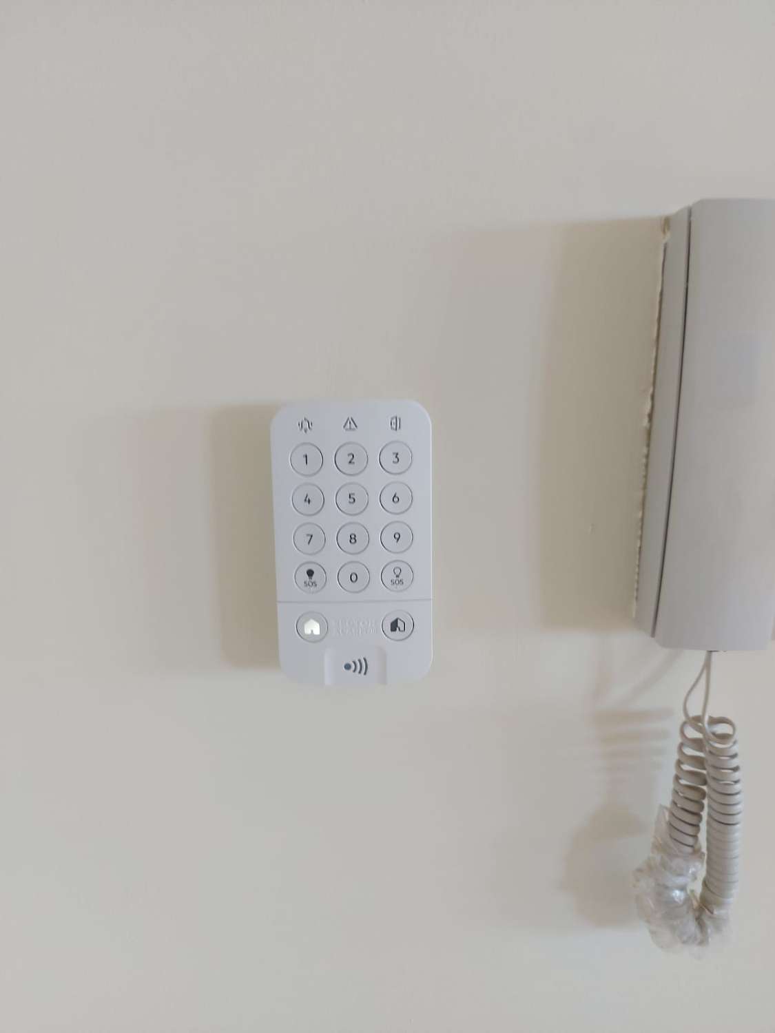 Se vende  bonito apartamento con vistas al mar en Benalmádena.