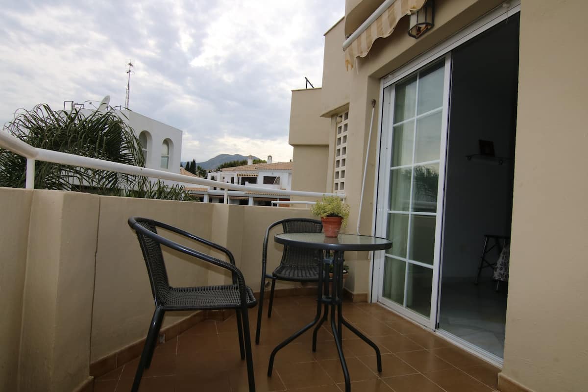 SE VENDE MAGNIFICO ATICO CON VISTAS AL  MAR EN LA CARIHUELA A 300 METROS DE LA PLAYA (TORREMOLINOS)