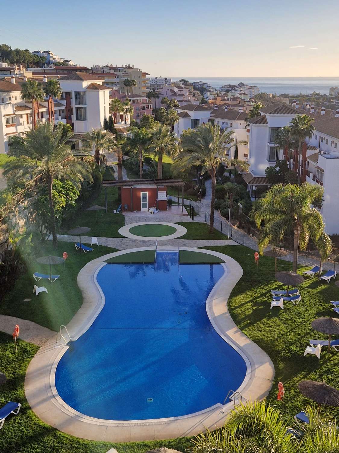 SE ALQUILA BONITO ATICO DESDE AHORA -15.6.26 Y DESDE 1.10.26-15.6.27 EN MIJAS