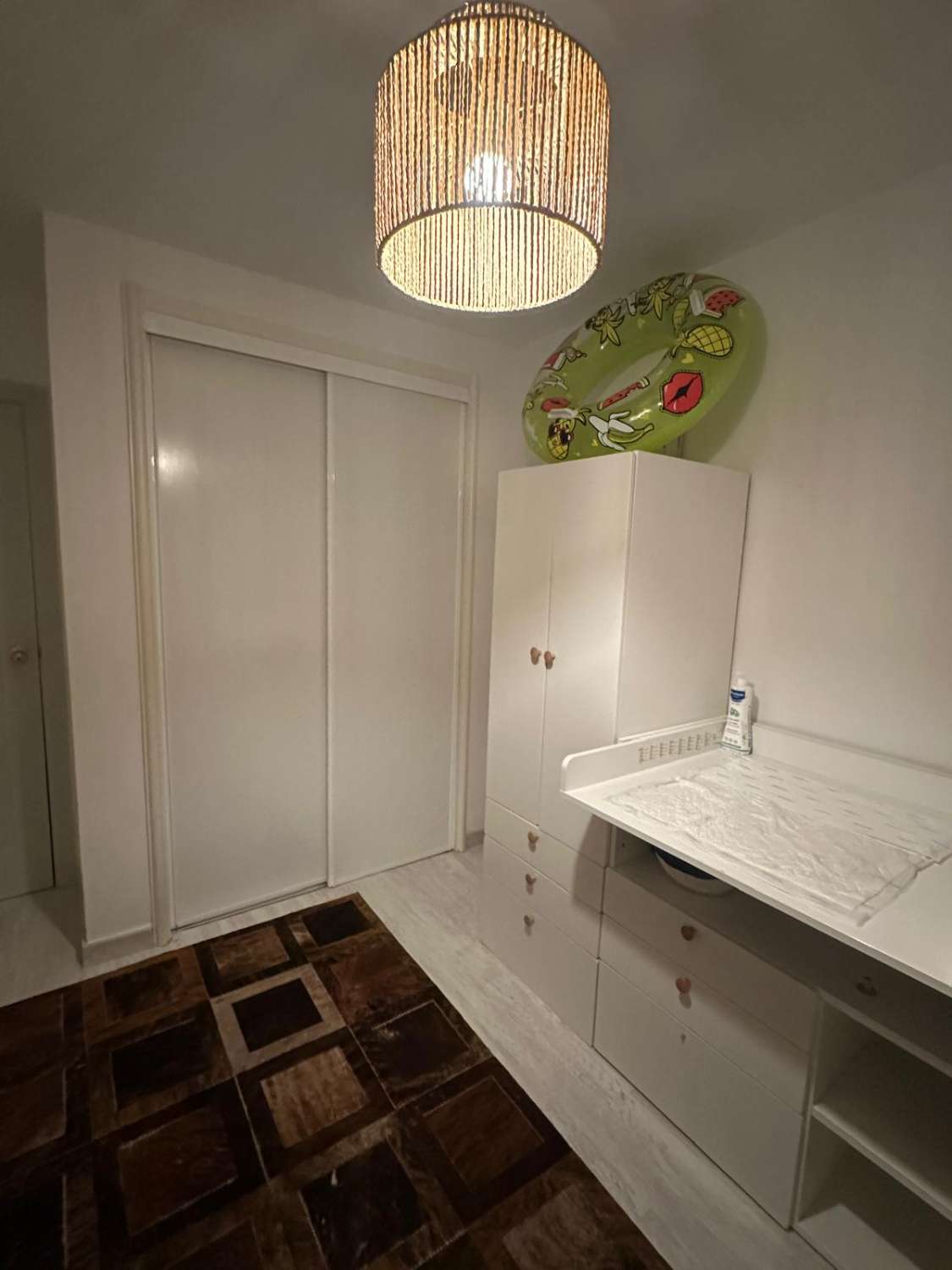 Se vende magnifico apartamento con vistas al mar a 3 minutos de la playa – Benalmádena