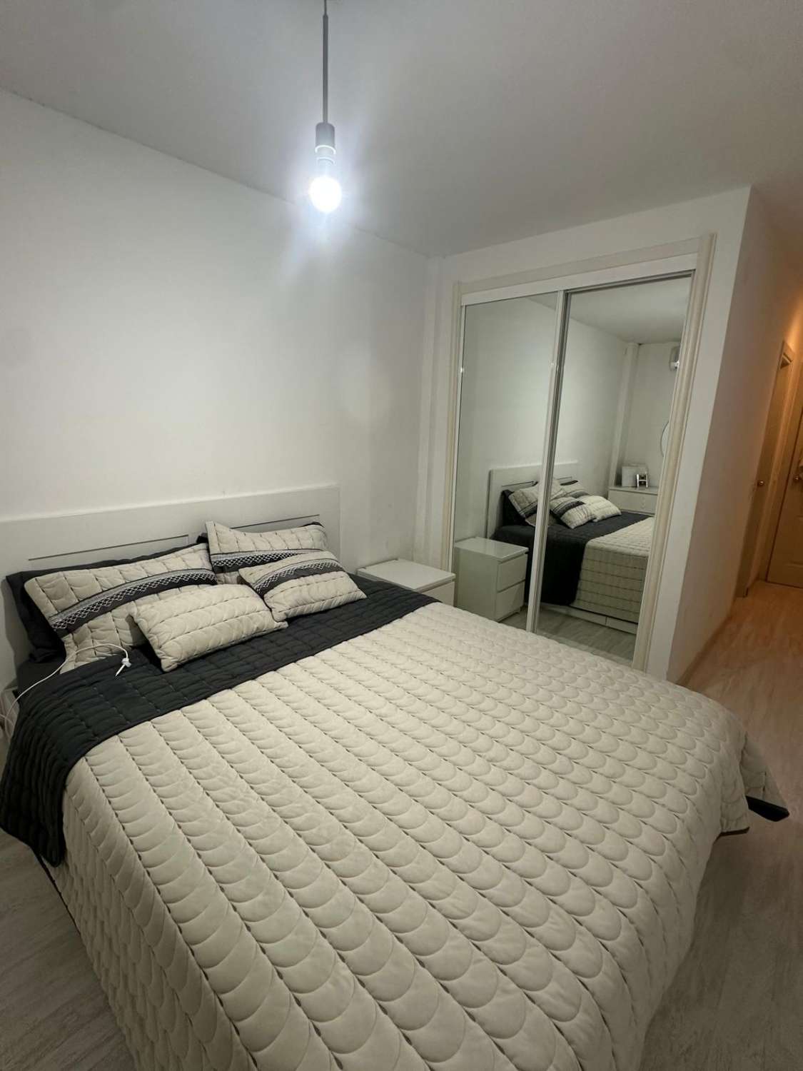 Se vende magnifico apartamento con vistas al mar a 3 minutos de la playa – Benalmádena