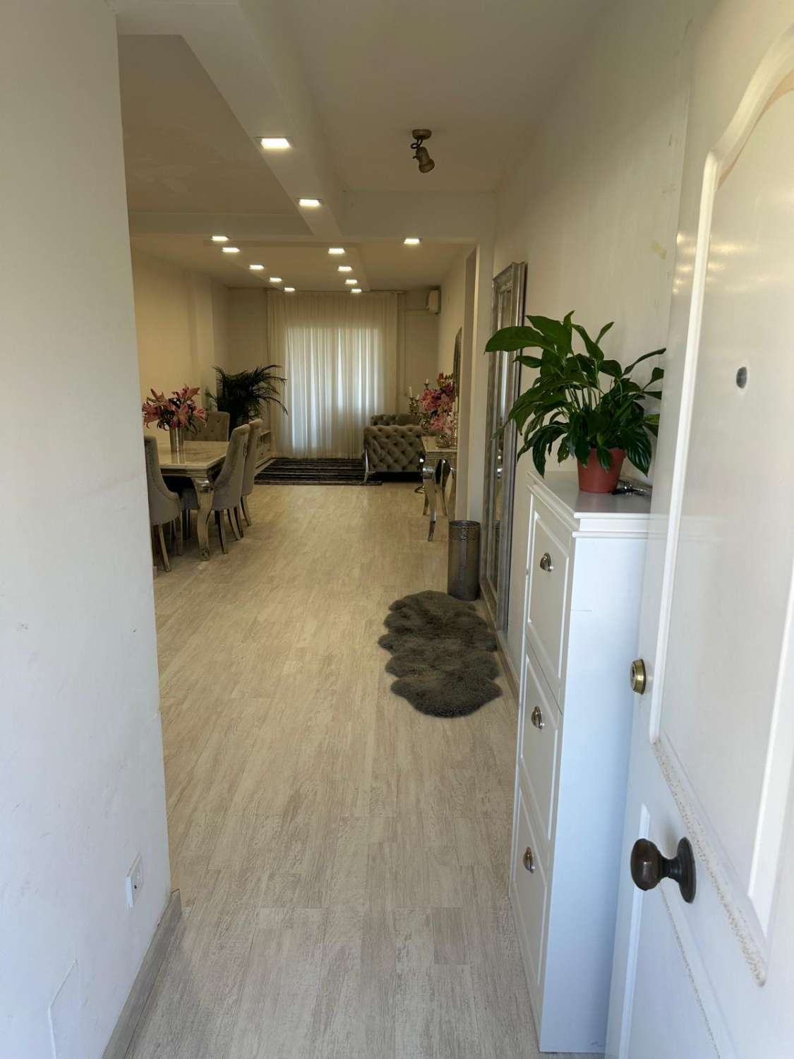 Se vende magnifico apartamento con vistas al mar a 3 minutos de la playa – Benalmádena