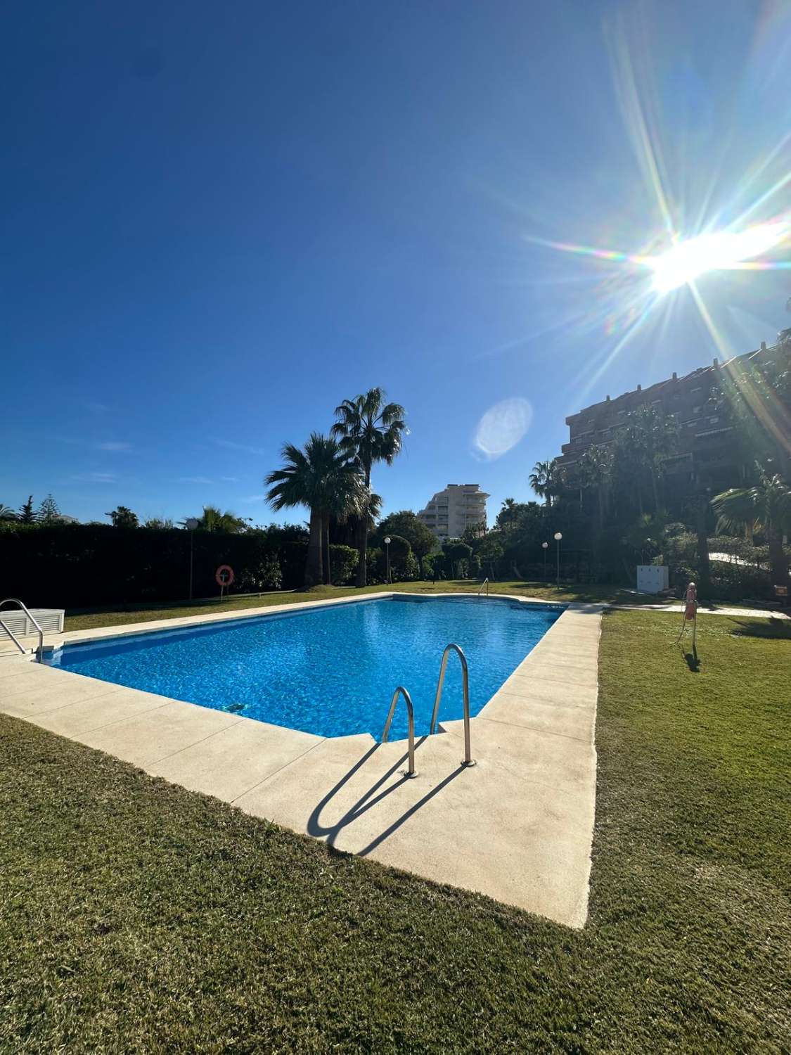 Se vende magnifico apartamento con vistas al mar a 3 minutos de la playa – Benalmádena