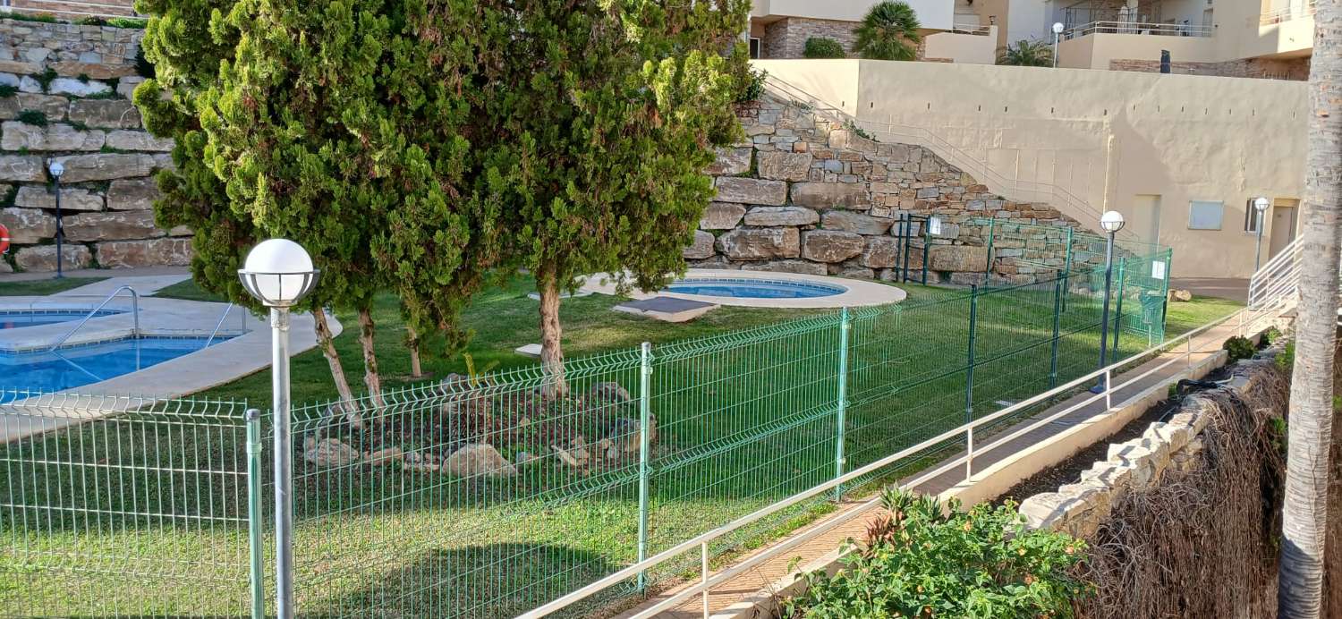 SE  VENDE BONITO PISO DE 3 DORMITORIOS EN ZONA RIVIERA DEL SOL (MIJAS)