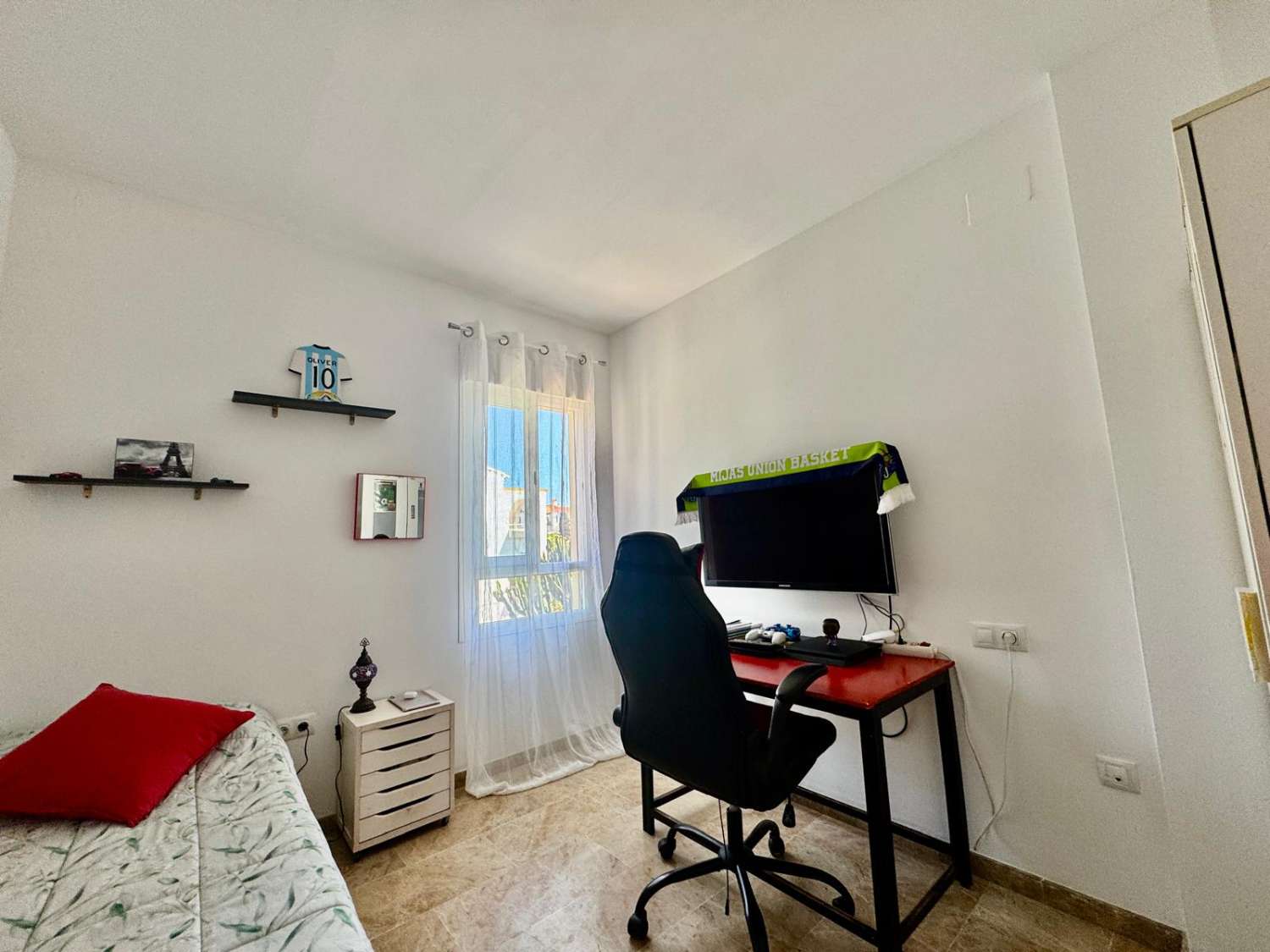 SE  VENDE BONITO PISO DE 3 DORMITORIOS EN ZONA RIVIERA DEL SOL (MIJAS)