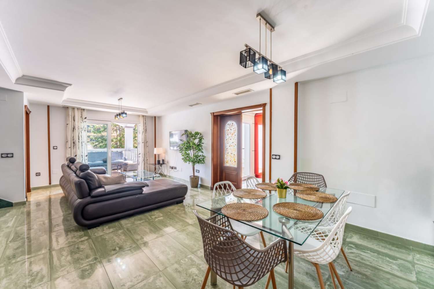 SE ALQUILA CHALET PAREADO EN CORTIJO DE TORREQUEBRADA (BENALMADENA)