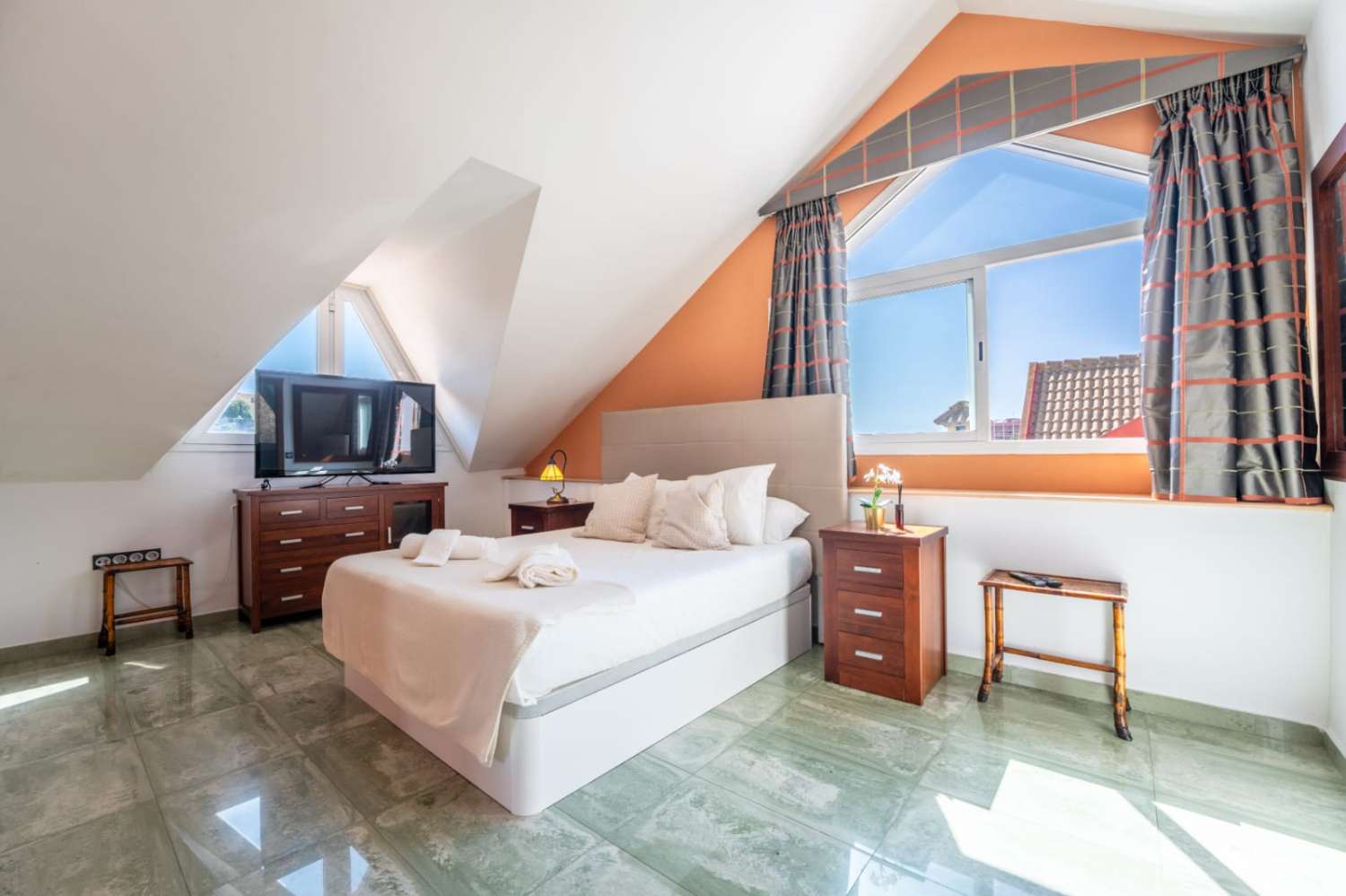 SE ALQUILA CHALET PAREADO EN CORTIJO DE TORREQUEBRADA (BENALMADENA)