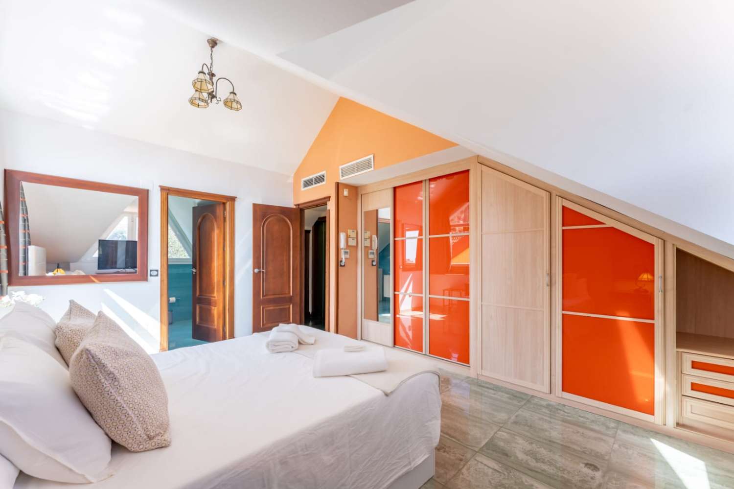 SE ALQUILA CHALET PAREADO EN CORTIJO DE TORREQUEBRADA (BENALMADENA)