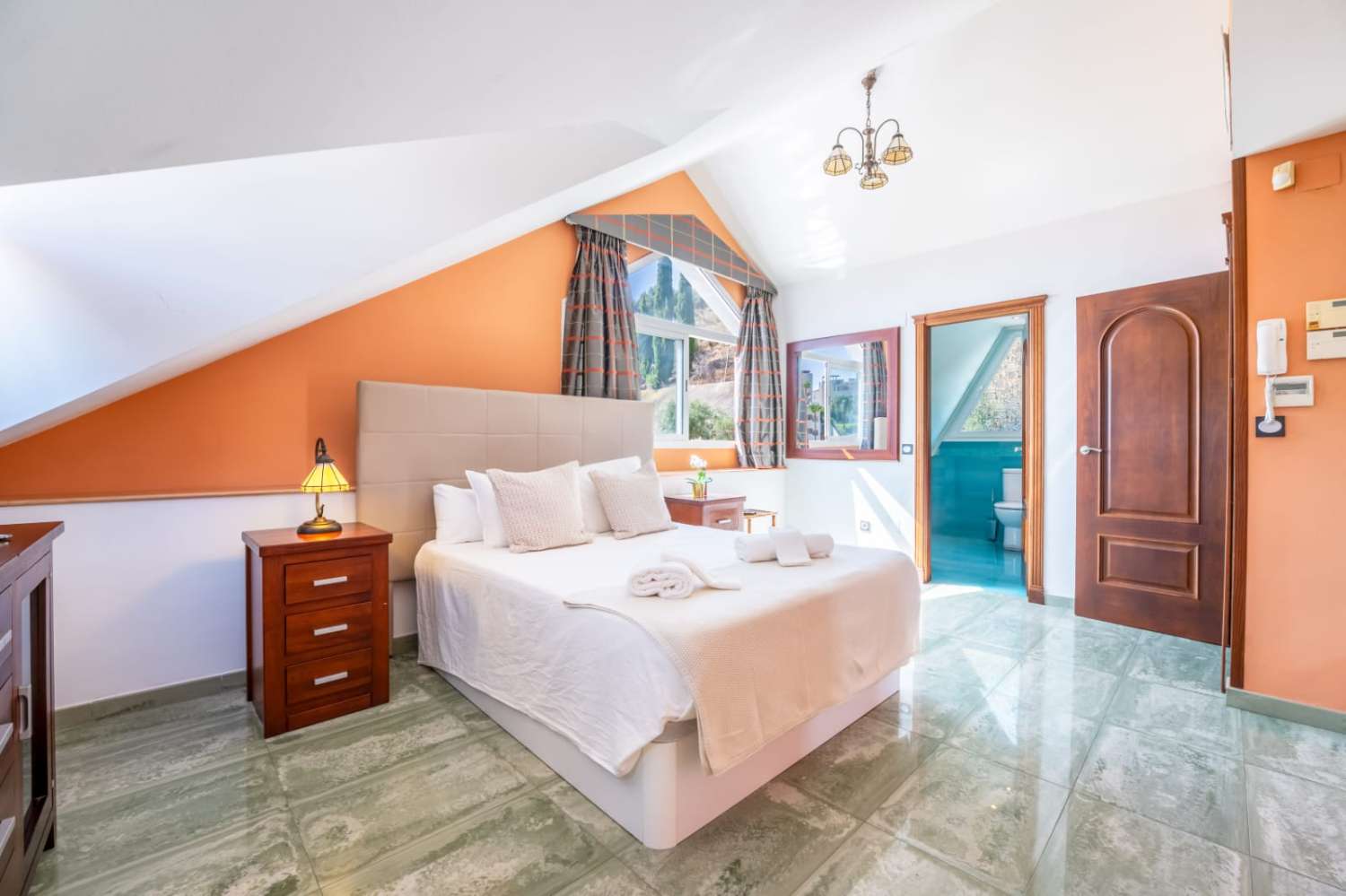 SE ALQUILA CHALET PAREADO EN CORTIJO DE TORREQUEBRADA (BENALMADENA)