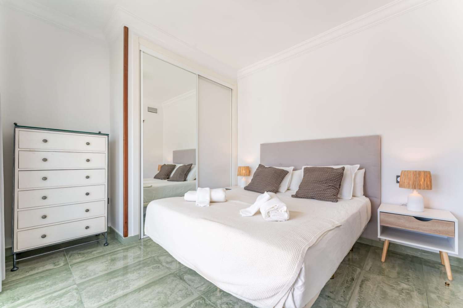 SE ALQUILA CHALET PAREADO EN CORTIJO DE TORREQUEBRADA (BENALMADENA)