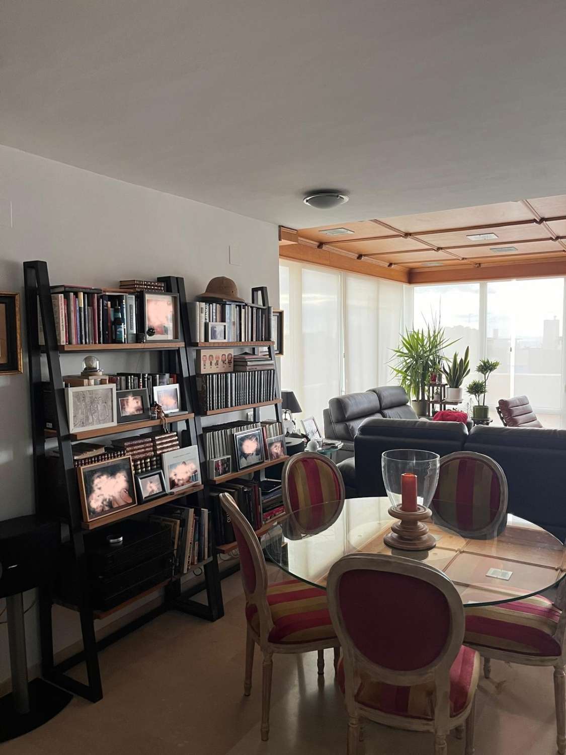 Se  alquila  por LARGA TEMPORADA  Con o Sin Muebles precioso Aticocon vistas al mar  en Playamar (Torremolinos)