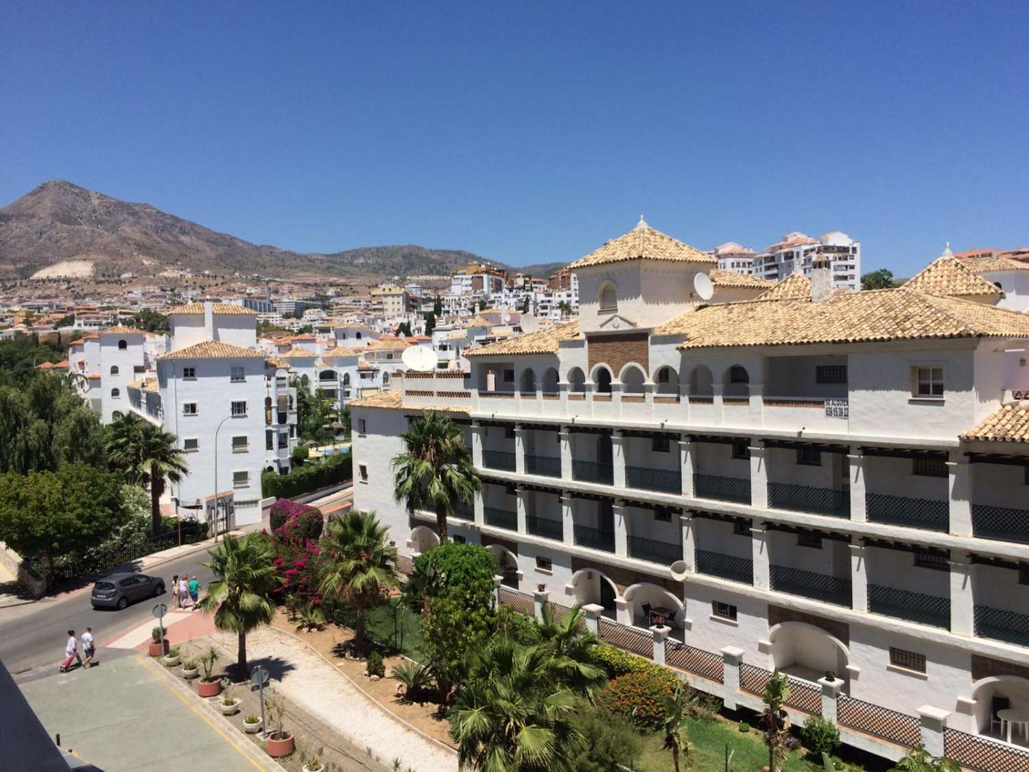 Se alquila desde 1.5 26-.28.2.27  y de 2.3.27-30.6.27  bonito apartamento  con vistas al mar  a 200 metros de la playa en Benalmádena