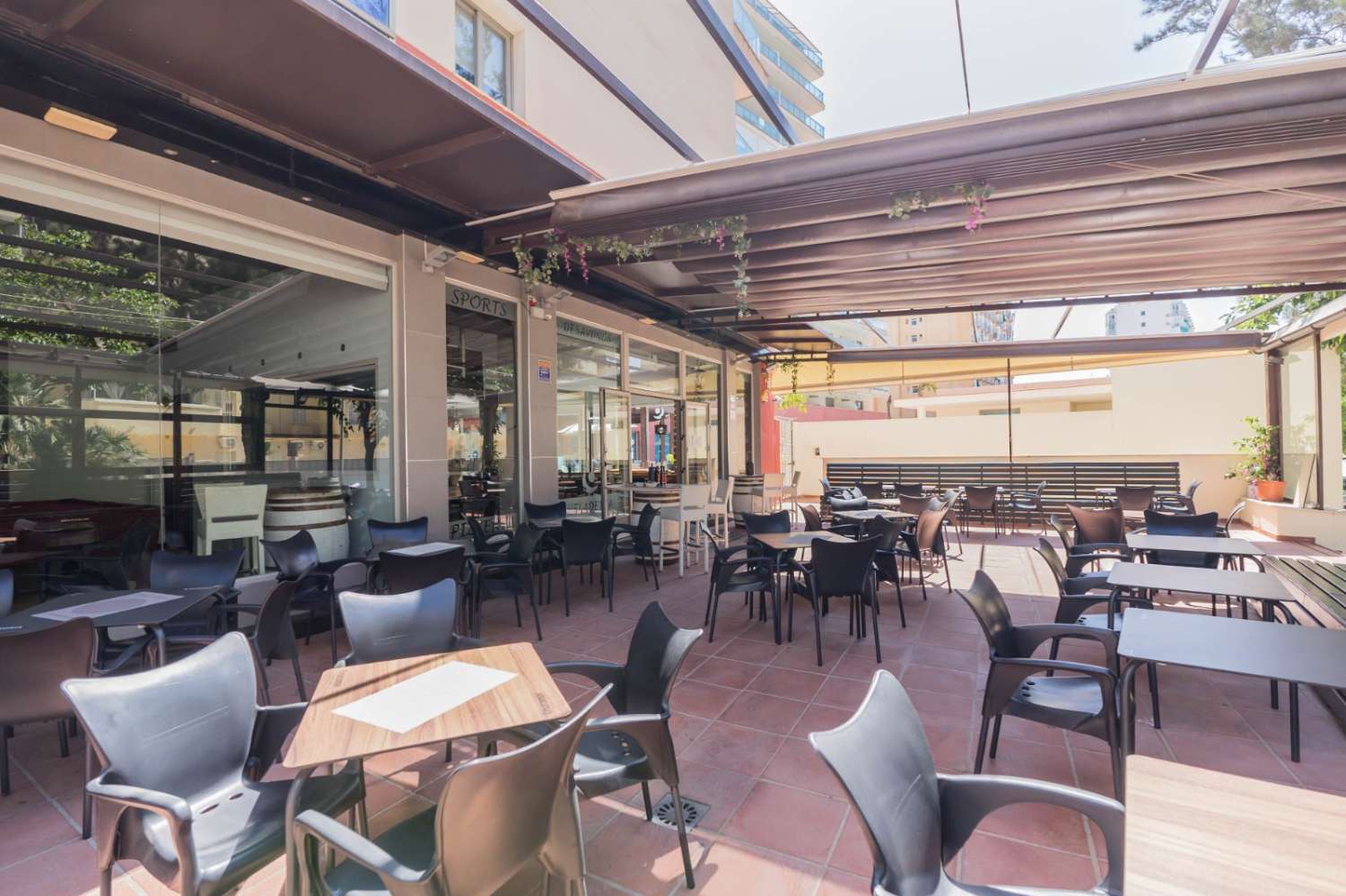 Se alquila desde 1.5 26-.28.2.27  y de 2.3.27-30.6.27  bonito apartamento  con vistas al mar  a 200 metros de la playa en Benalmádena