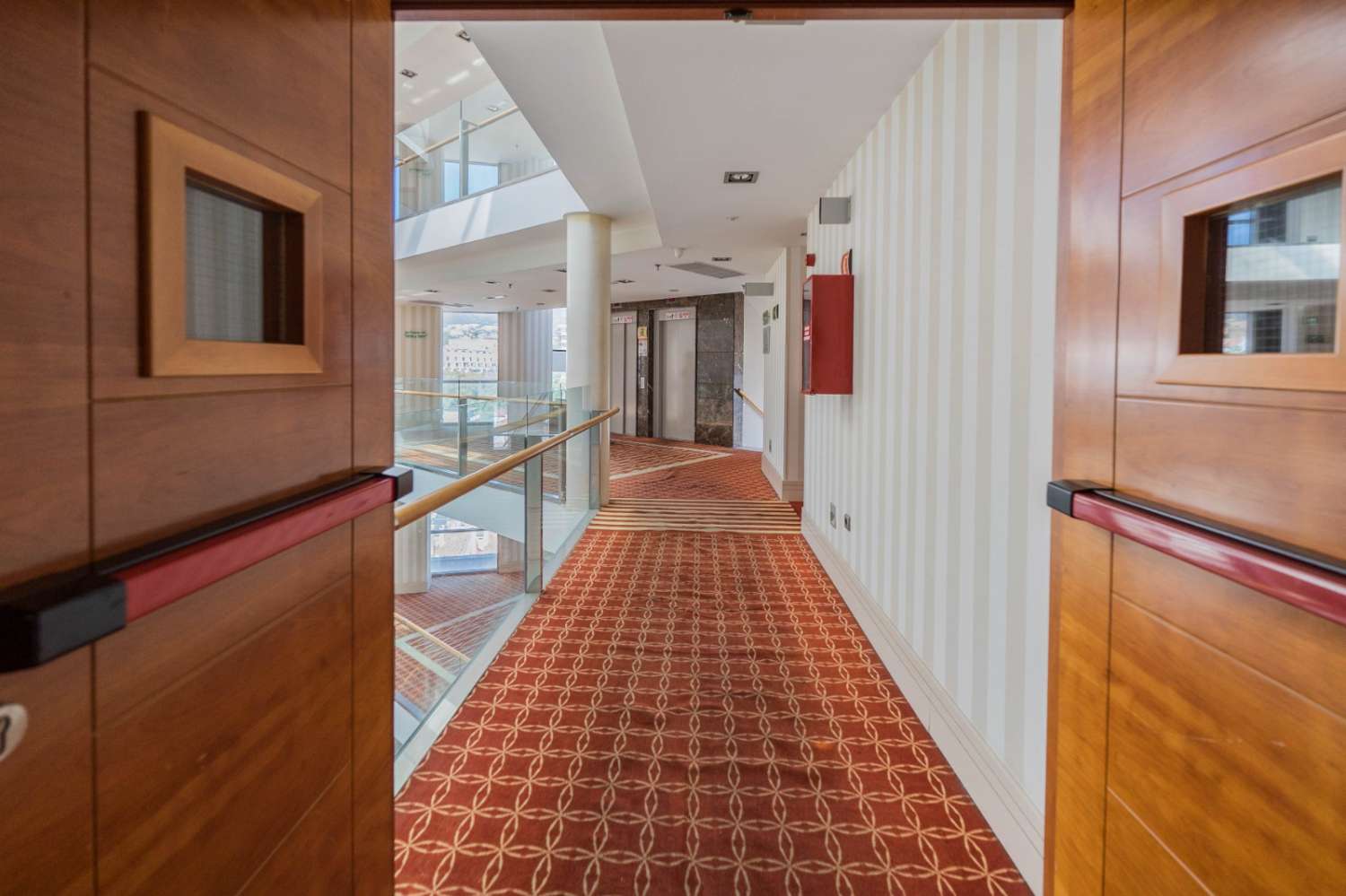 Se alquila desde 1.5 26-.28.2.27  y de 2.3.27-30.6.27  bonito apartamento  con vistas al mar  a 200 metros de la playa en Benalmádena