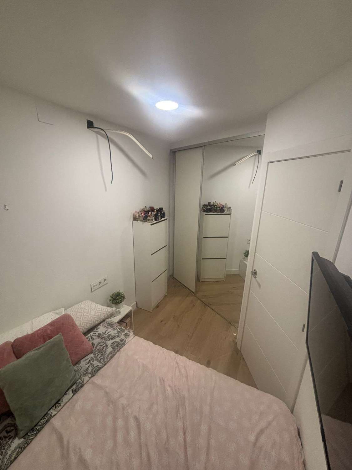 Media temporada desde ahora hasta 31/05/2026 Se alquila apartamento de 1 dormitorio en la colina(Torremolinos)