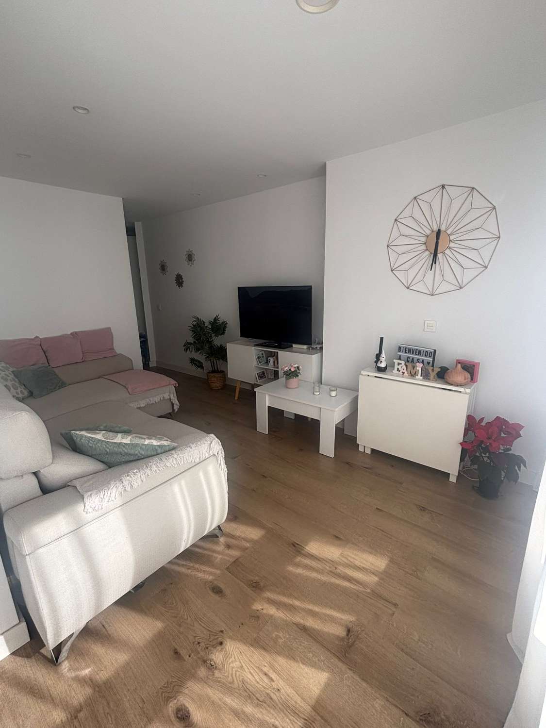 Media temporada desde ahora hasta 31/05/2026 Se alquila apartamento de 1 dormitorio en la colina(Torremolinos)
