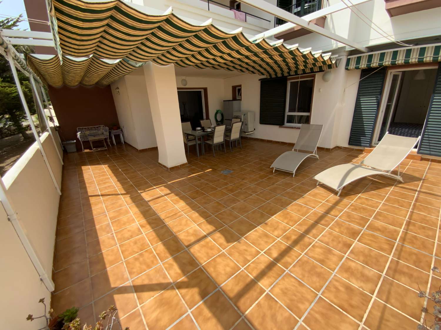 SE ALQUILA DESDE 1.9.26.30.6.27 BONITO APARTAMENTO  A  70 METROS DE LA PLAYA  EN BENALMADENA