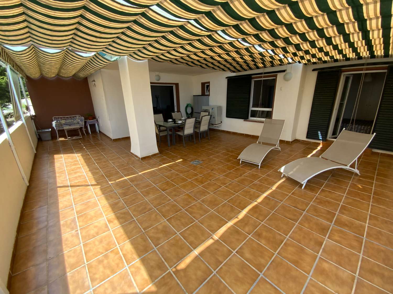 SE ALQUILA DESDE 1.9.26.30.6.27 BONITO APARTAMENTO  A  70 METROS DE LA PLAYA  EN BENALMADENA