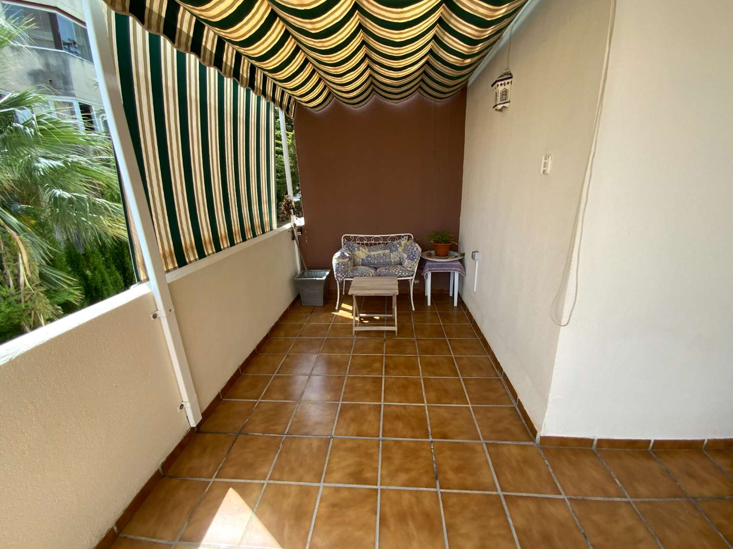SE ALQUILA DESDE 1.9.26.30.6.27 BONITO APARTAMENTO  A  70 METROS DE LA PLAYA  EN BENALMADENA