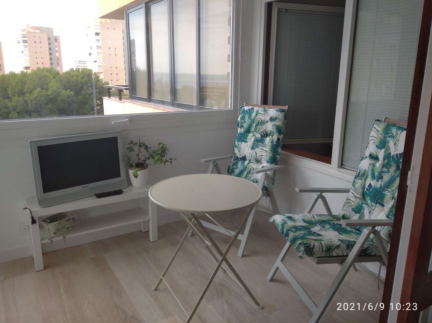 SE ALQUILA DESDE 7.4.26 - 30.6.26  Y DESDE 1..9.26-30.6.27 BONITO APARTAMENTO CON VISTAS AL MAR EN PLAYAMAR (TORREMOLINOS)