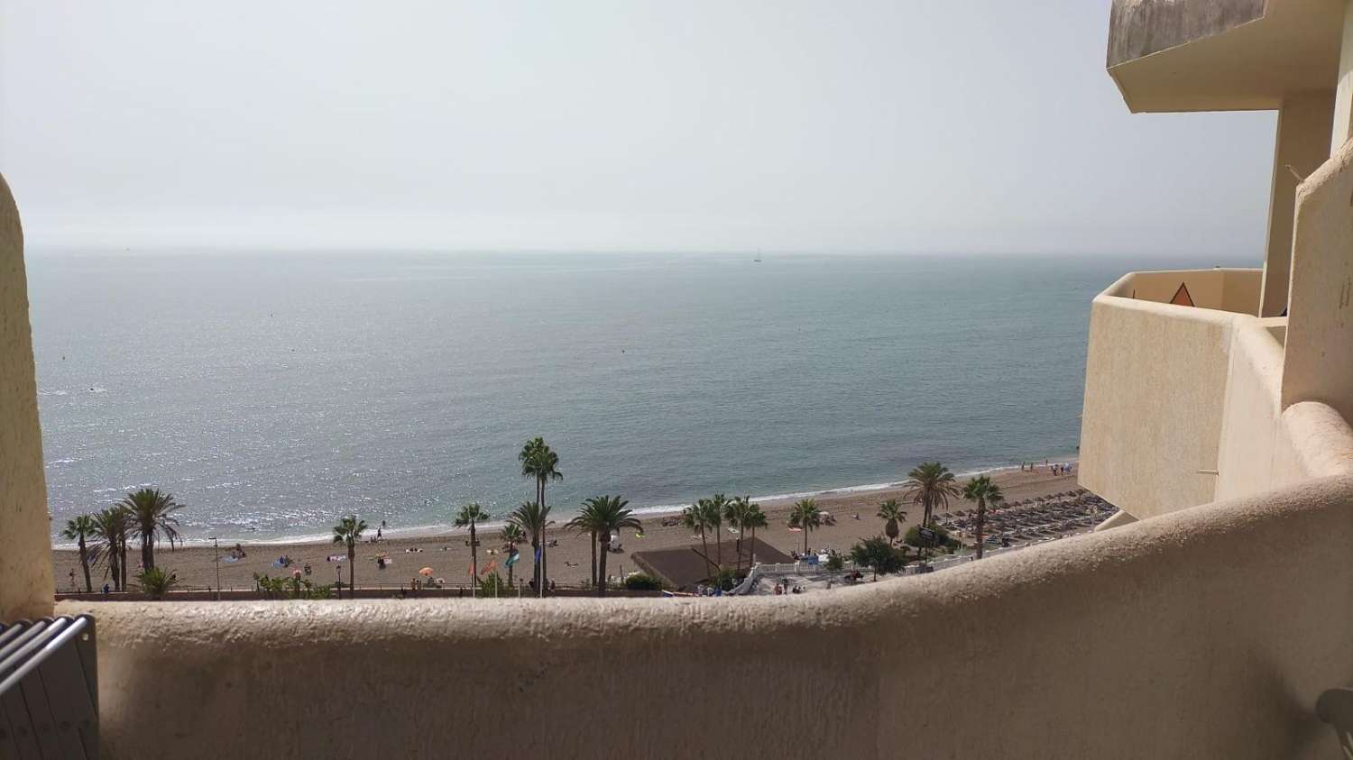Se alquila piso con vistas frontales al mar desde ahora hasta 15.06.2026 Y desde 15/09/2026 hasta 15/06/2027 bonito apartamento en Benalmadena Costa
