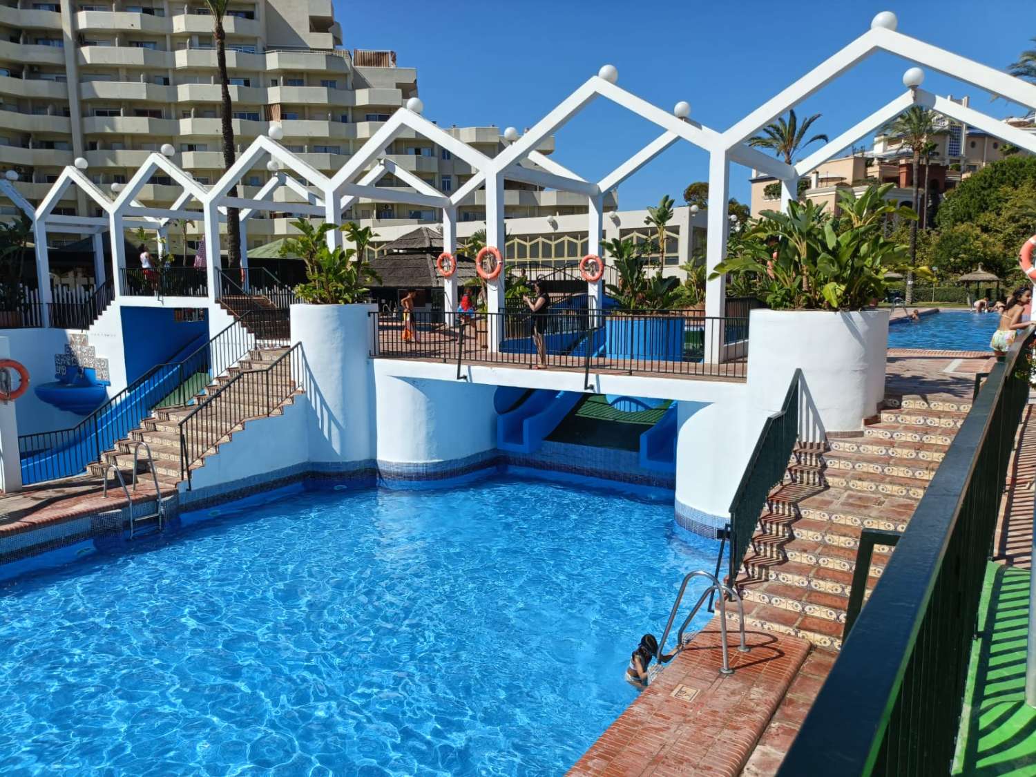 Se alquila piso con vistas frontales al mar desde ahora hasta 15.06.2026 Y desde 15/09/2026 hasta 15/06/2027 bonito apartamento en Benalmadena Costa