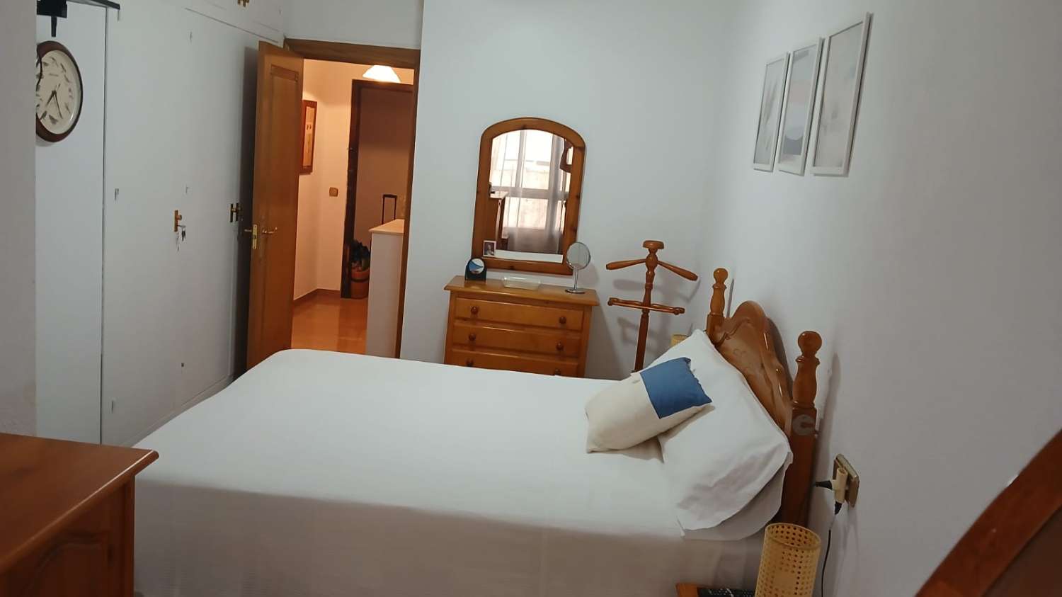 Se alquila desde  01/10/2026 hasta 31/05/2027 bonito apartamento en Fuengirola con vistas al mar